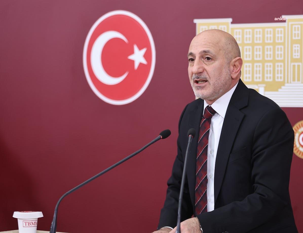 Bakan Kurum, CHP'li Öztunç'un Ebrar Sitesi'nin müteahhidi ve damadına nasıl ev çıktığına ilişkin soruya yanıt vermedi