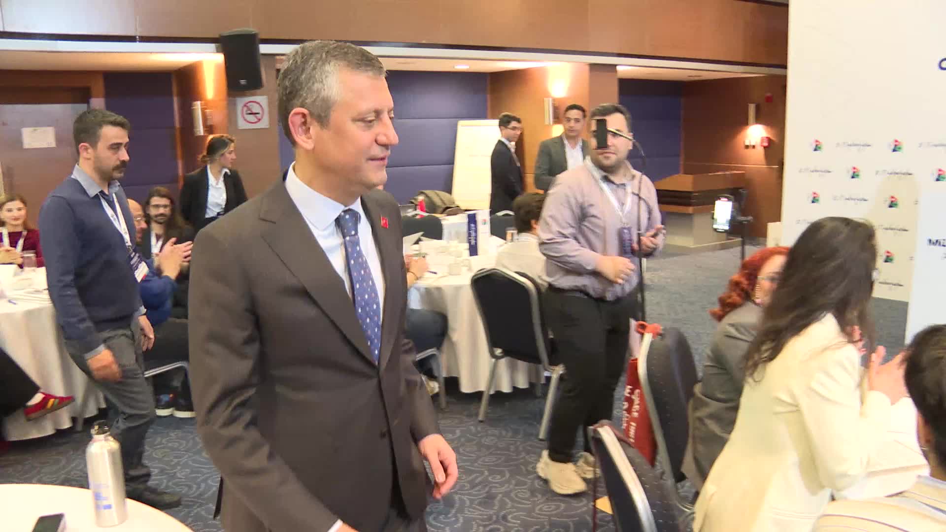 CHP Lideri Özel, GoFor üyesi gençlerle bir araya geldi