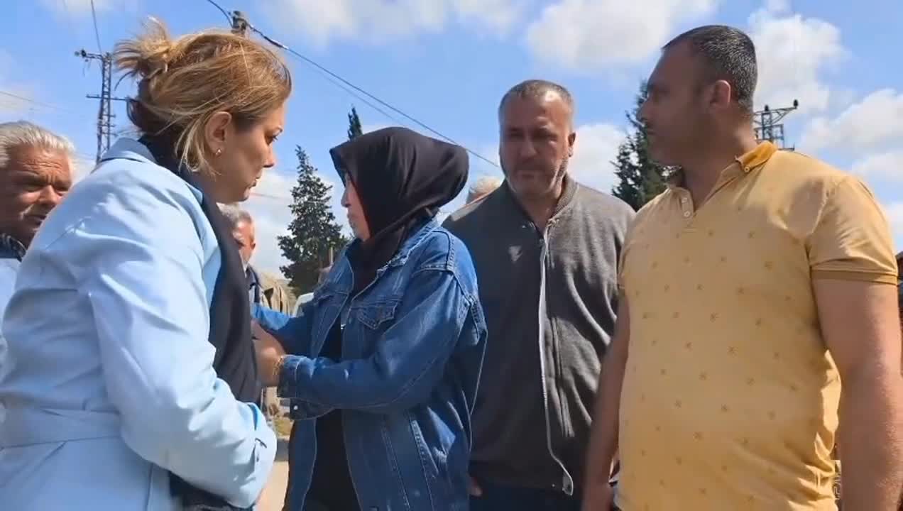 CHP'li Asu Kaya'dan Osmaniye'de sulama kanalı kenarında elektrik akımına kapılarak hayatını kaybeden anne-kızın ailesine taziye ziyareti