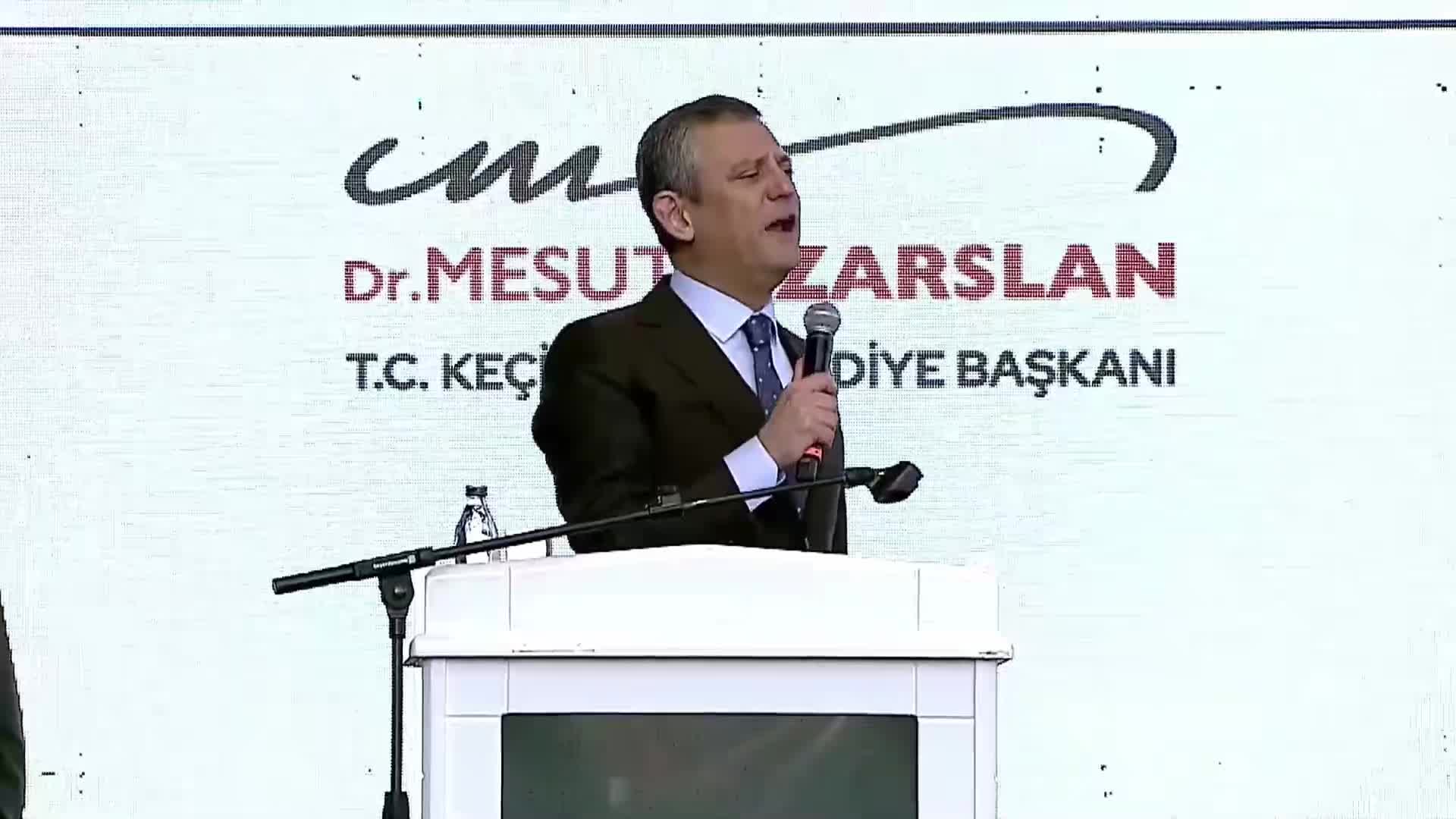 Keçiören Belediyesi'nin açılış töreni... Özgür Özel: "Endişeyi evde bıraktık bu iktidarı değiştirene kadar sokaktayız, meydandayız, mücadeledeyiz"