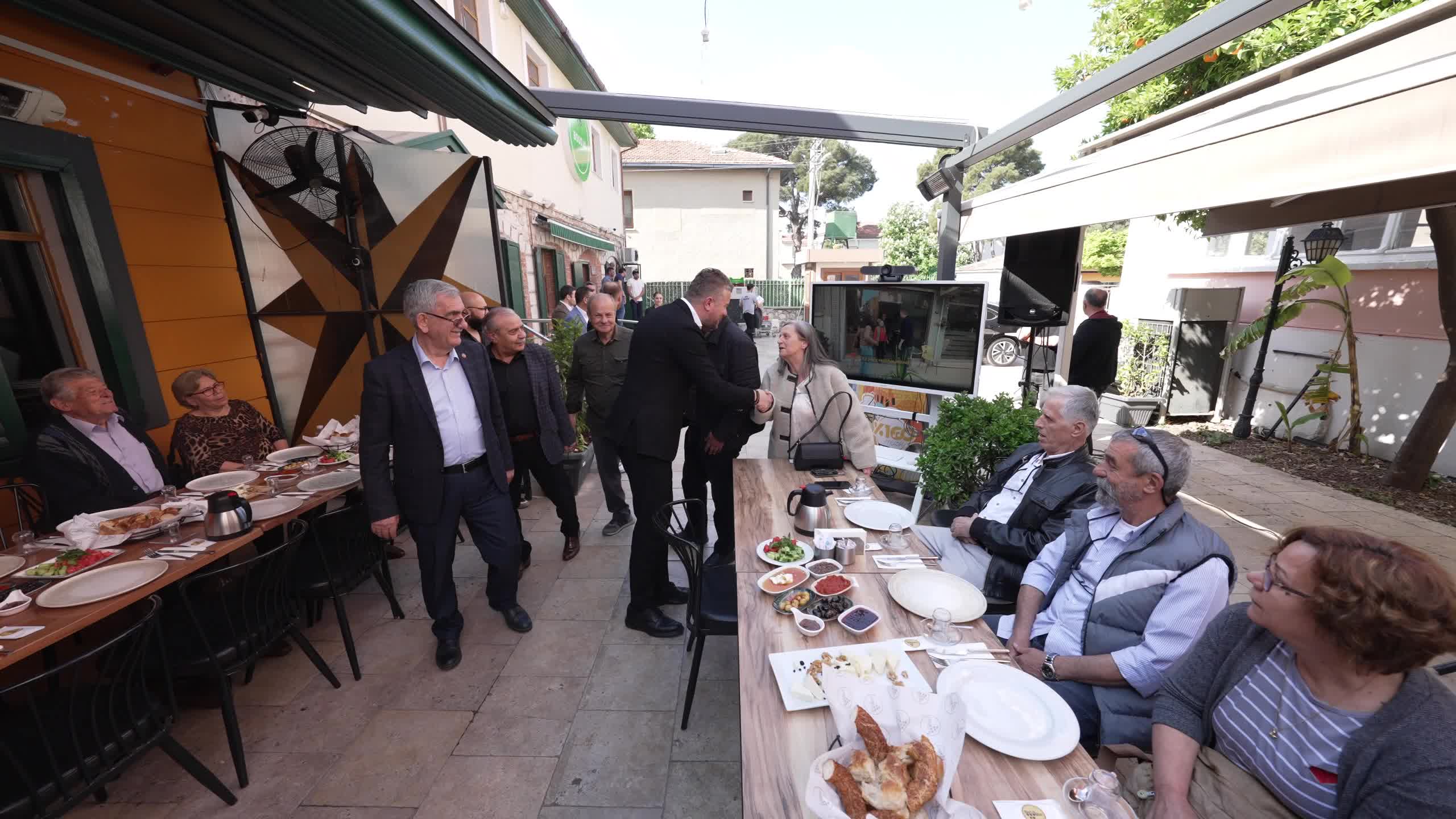 Buca Belediye Başkanı Görkem Duman 68’liler Platformu ile buluştu