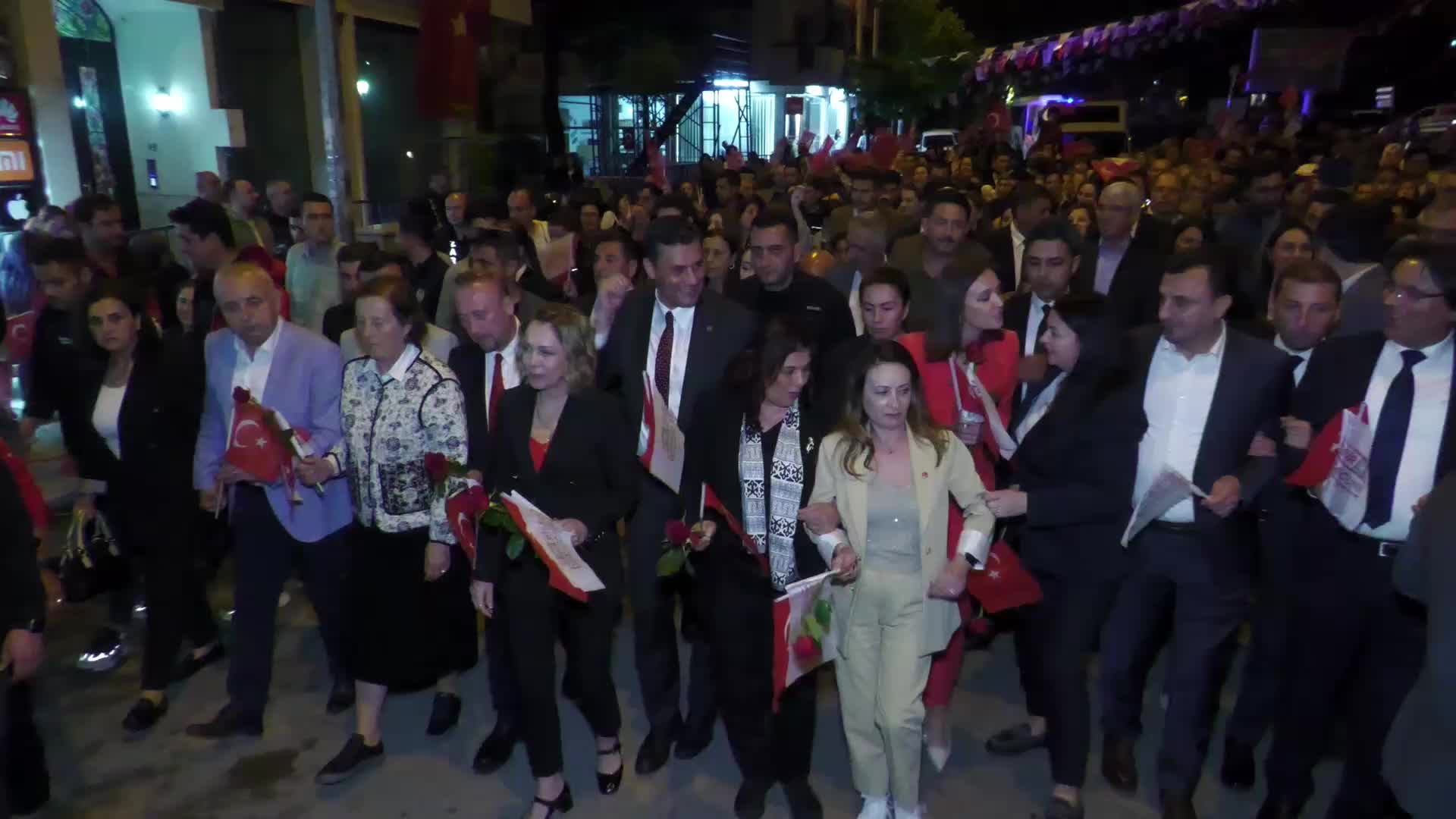 Manisa’da Mesir Macunu Festivali'nde fener alayı ve Kenan Doğulu konseri