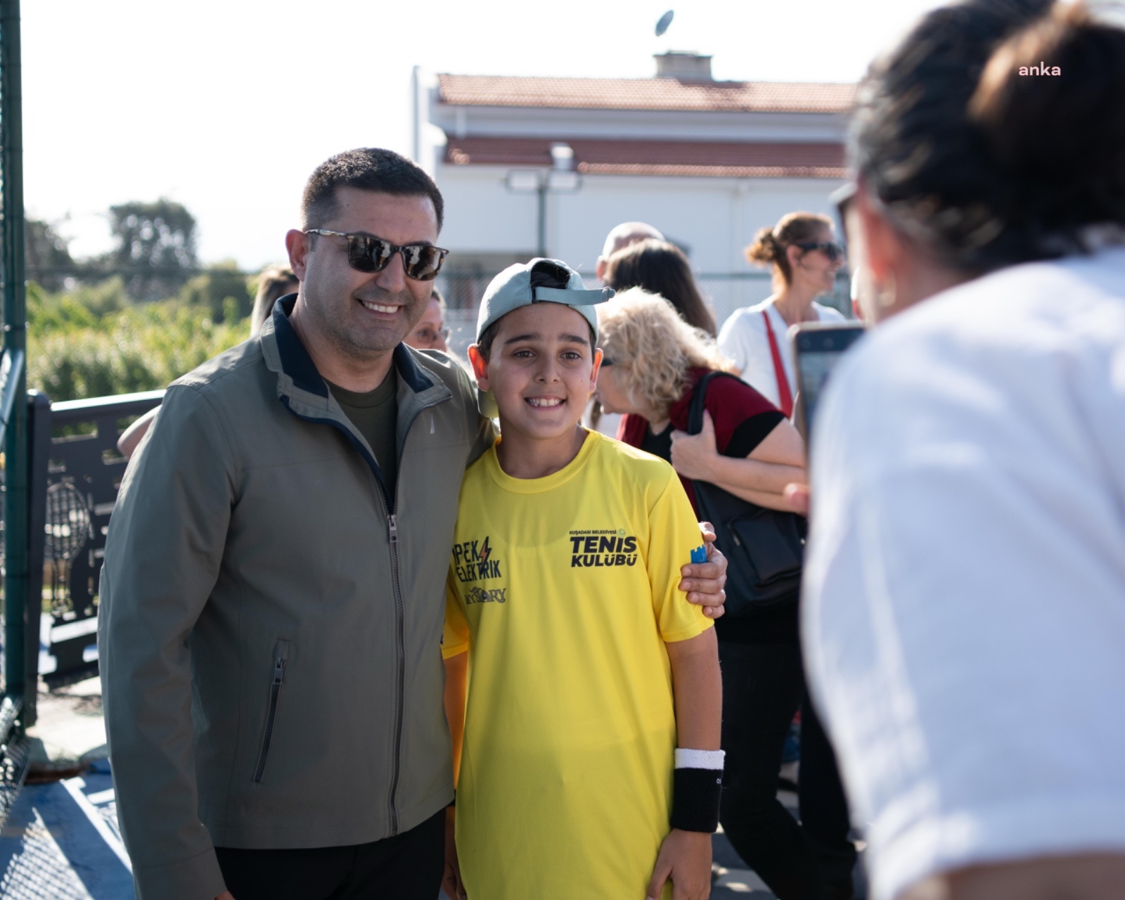 Kuşadası Tenis Kulübü'nün ilk turnuvasında 99 raket korta çıktı