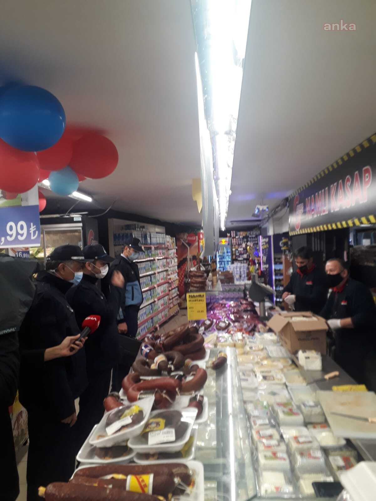 BEŞİKTAŞ’TA ZABITA EKİPLERİ KORONAVİRÜS DENETİMİNE ÇIKTI