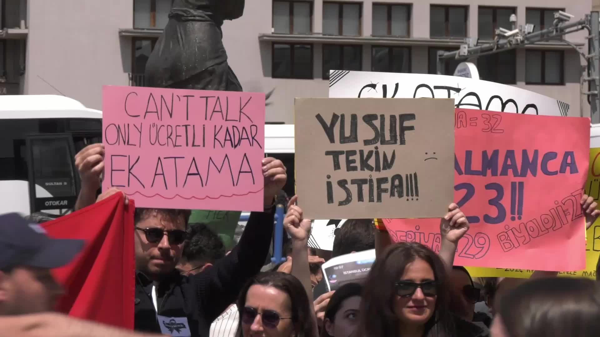 Yüzlerce öğretmen Ulus'tan iktidara seslendi: Ek atama gelecek, Yusuf Tekin gidecek