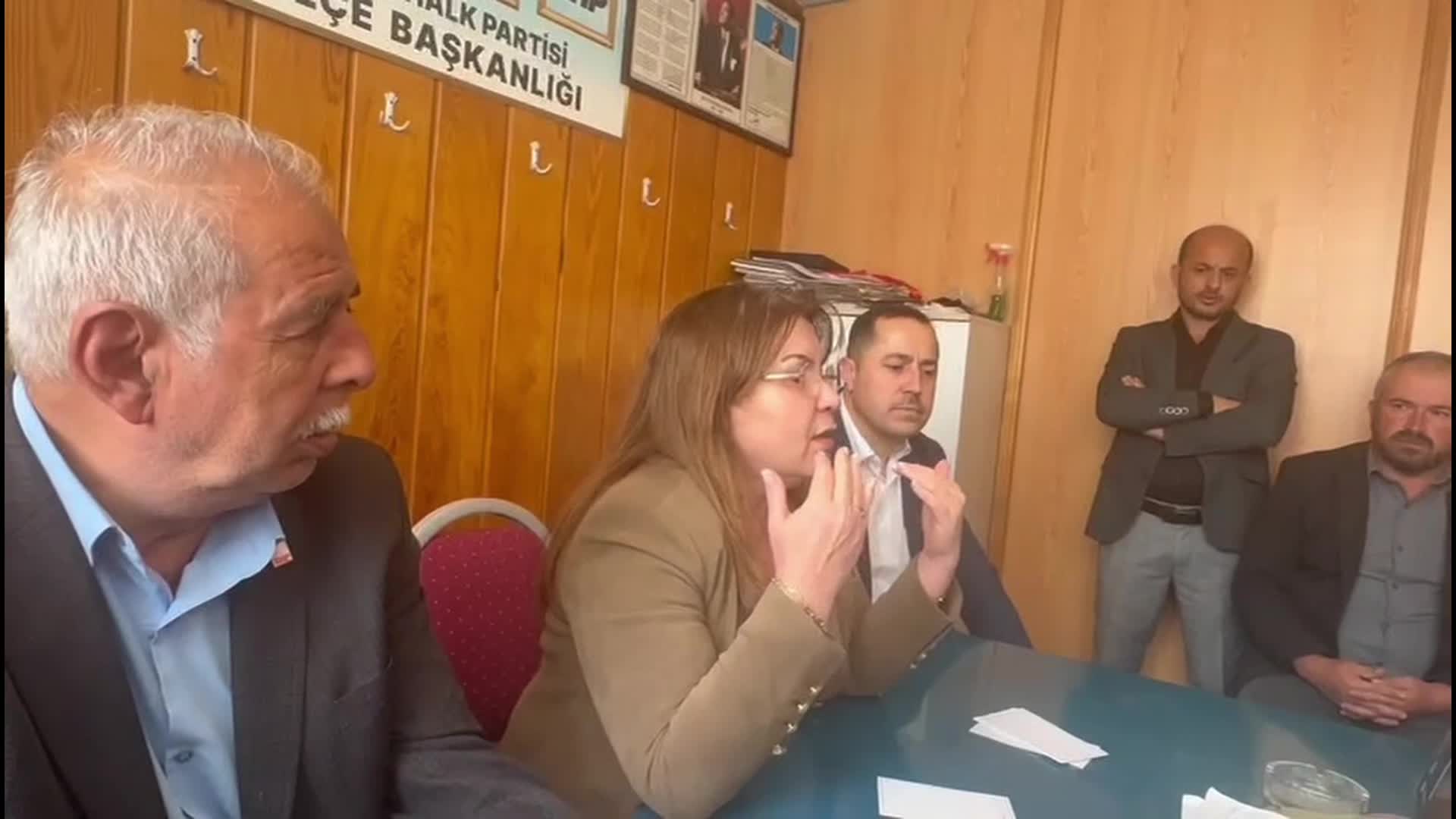 Gülizar Biçer Karaca, Denizli'de... "Avans ödemeleri bir an önce yapılmazsa Kale bölgesinde yüzde 80 üretici tütününü dikemeyecek"