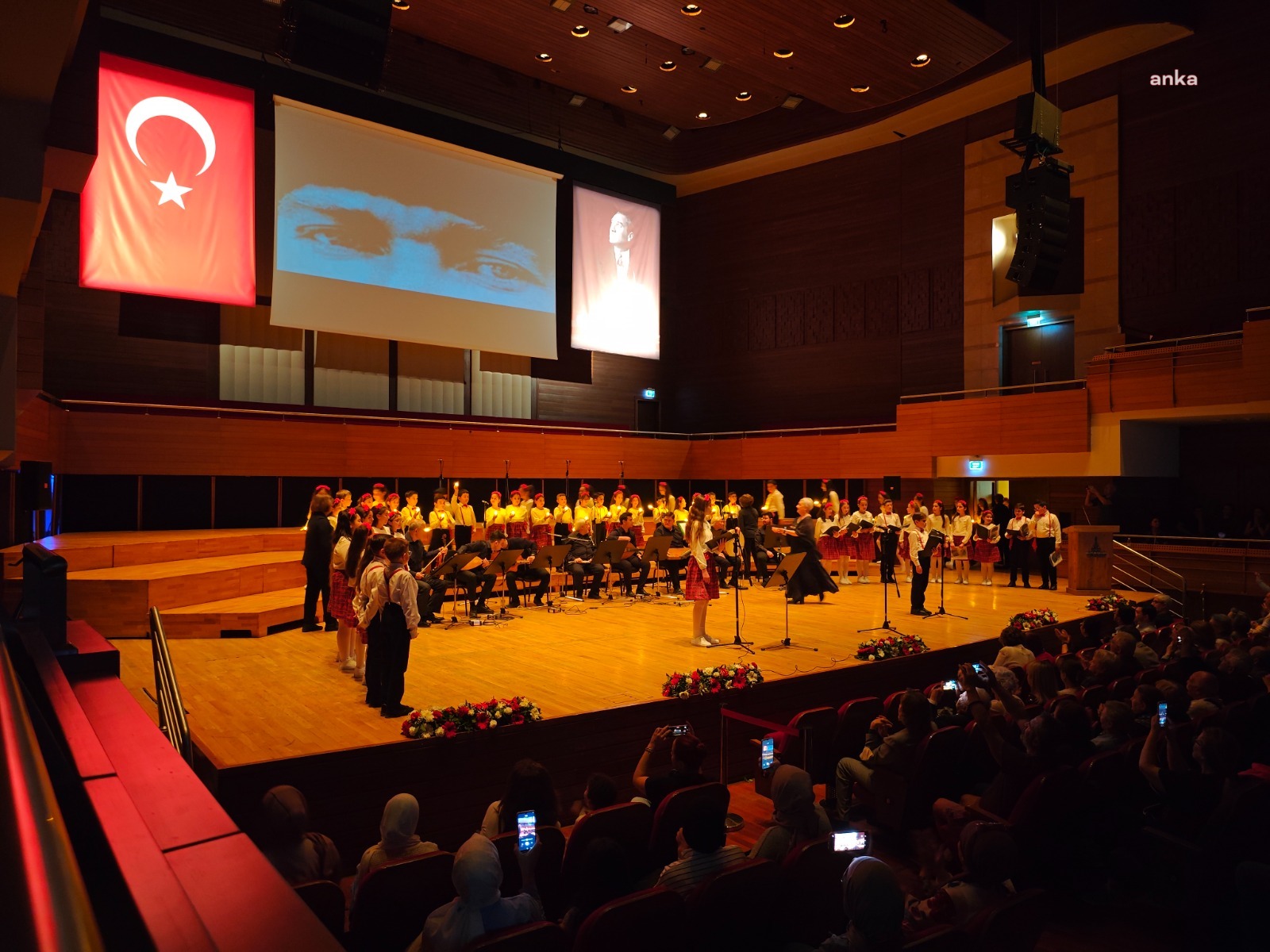 ÇYDD İzmir şubeden "Çağdaş Yaşam Çocuk Korosu Atatürk’ün Sevdiği Türkülerle İnsan Atatürk’ü Anlatıyor" konseri