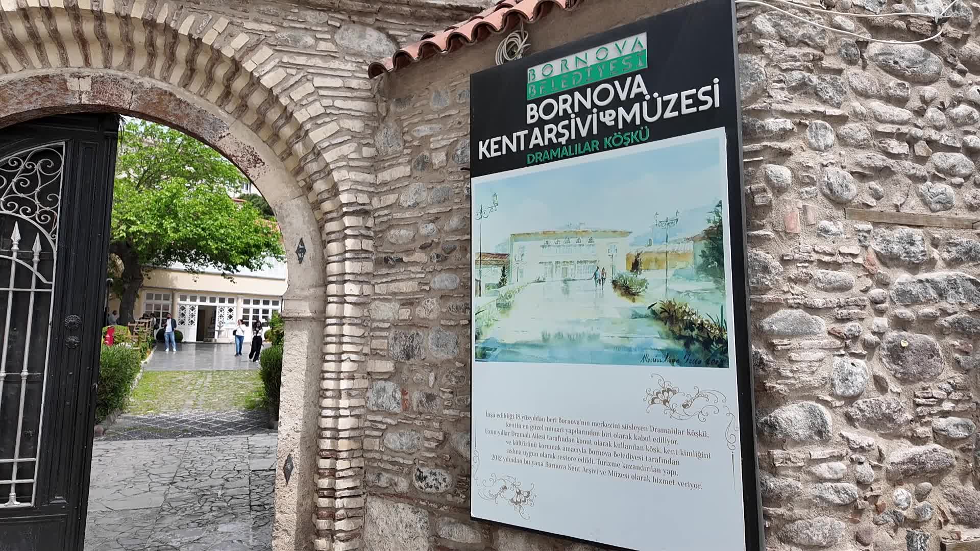 "Flamingo Adası" fotoğraf sergisi Bornova’da kapılarını açtı