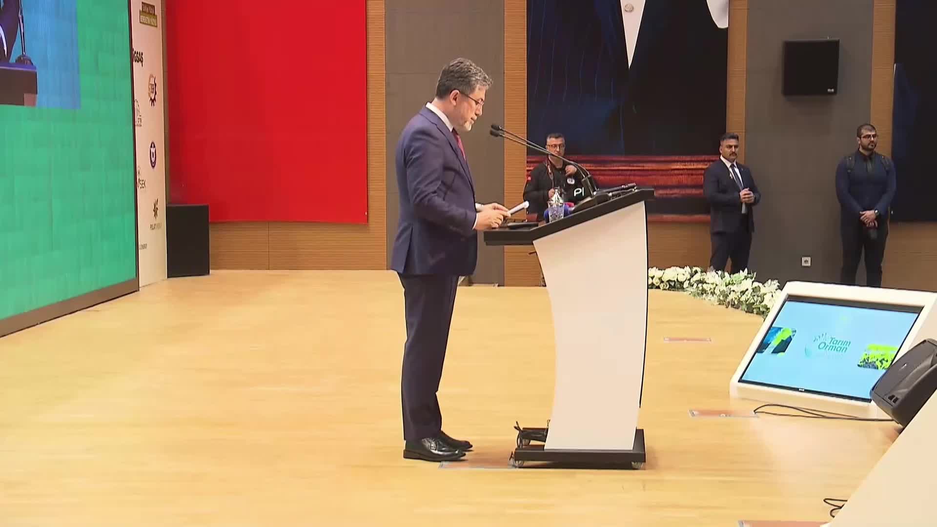 Bakan Yumaklı: "Sektörümüz, küresel, dönemsel ve varoluşsal riskler ile sınanmaktadır"