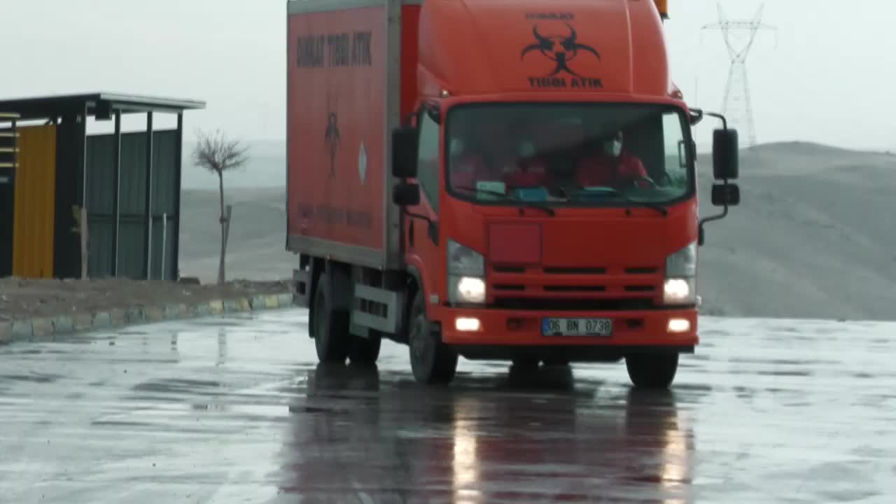 MASKELER TIBBİ ATIK AMA BAKANLIK SORUMLULUĞU YURTTAŞA YÜKLEDİ