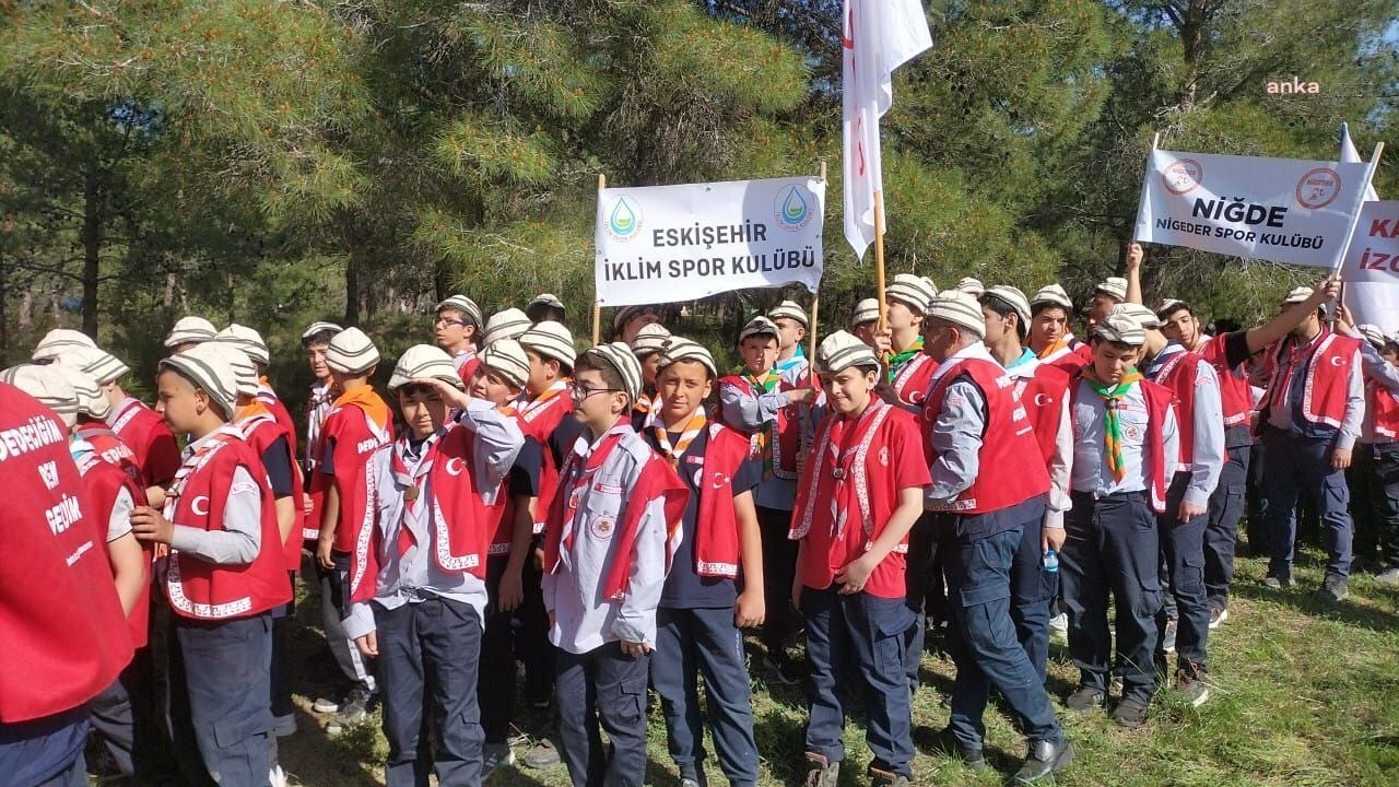 Tepebaşı'nın minik izcileri, Alay Şehitlerini Anma Milli Bilinç Kampı'na katıldı