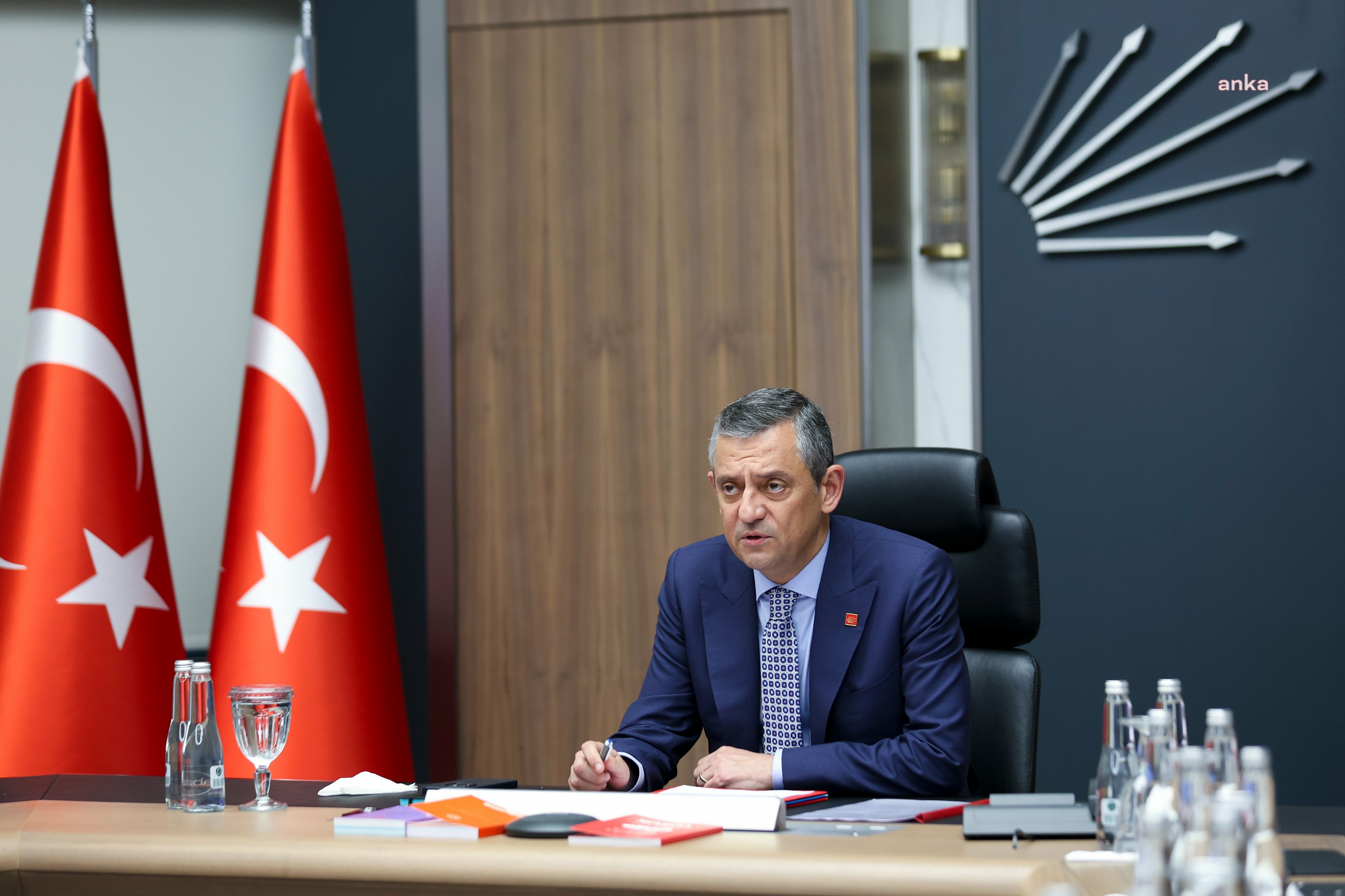 Özgür Özel'den 'jammer' tepkisi: Cumhurbaşkanı hangi ihtiyaçtan kullanıyorsa, Cumhurbaşkanı Adayımız da o ihtiyaçtan kullanıyor
