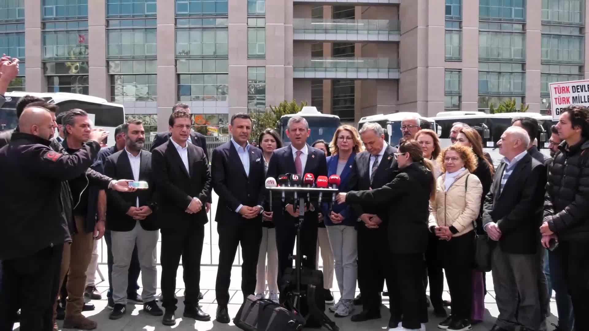 Özgür Özel: “Türkiye’de meydanların ne zaman ve ne kadar dolacağına artık siz karar vermiyorsunuz, biz karar veriyoruz”