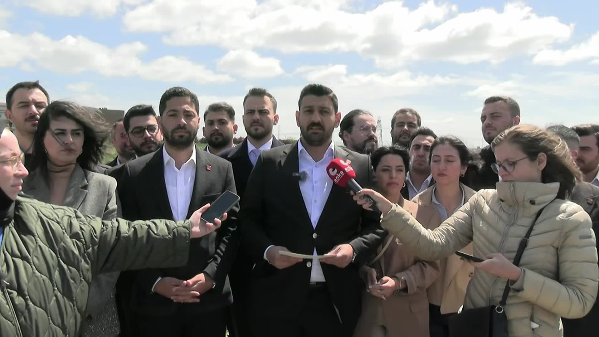 CHP Gençlik Kolları Genel Sekreteri Bozkurt'tan, Cem Aydın'ın davası öncesi açıklama: "Gücümüzü saraylardan değil, halktan alıyoruz"