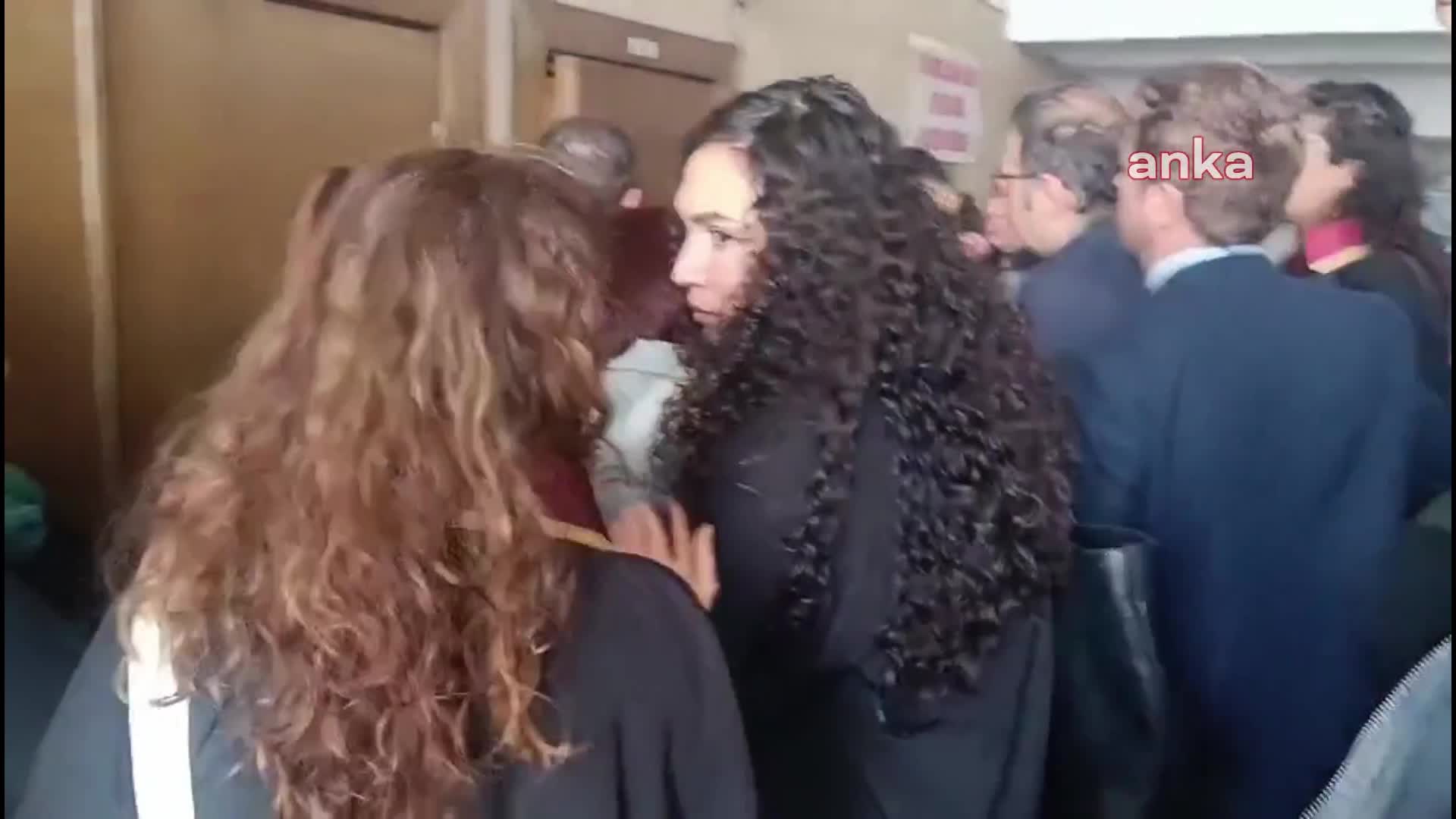 Derin internette IŞİD’liler tarafından satılan Ezidi kız çocuğu davası ertelendi… Yetki belgeli avukatlar duruşmaya alınmadı