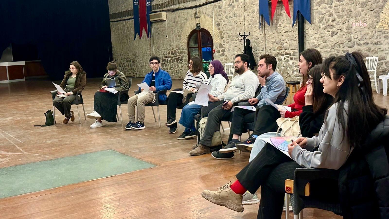 İzmirli gençler "Duygusal Okuryazarlık Atölyesi" ile farkındalık kazandı