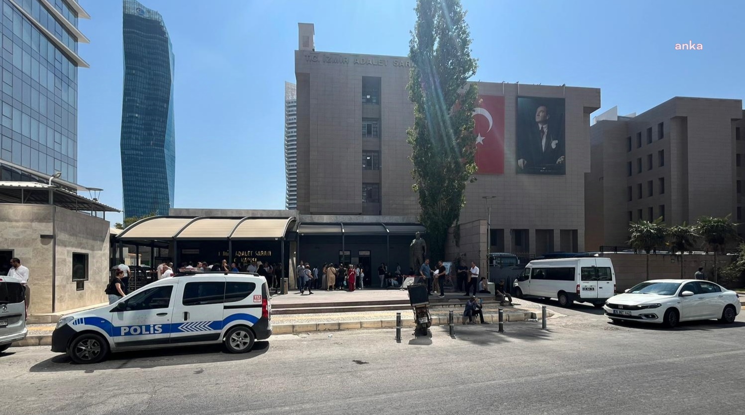 İzmir’de 19 Mart'ta başlayan eylemlere katılan 60 kişi hakkında gözaltı kararı