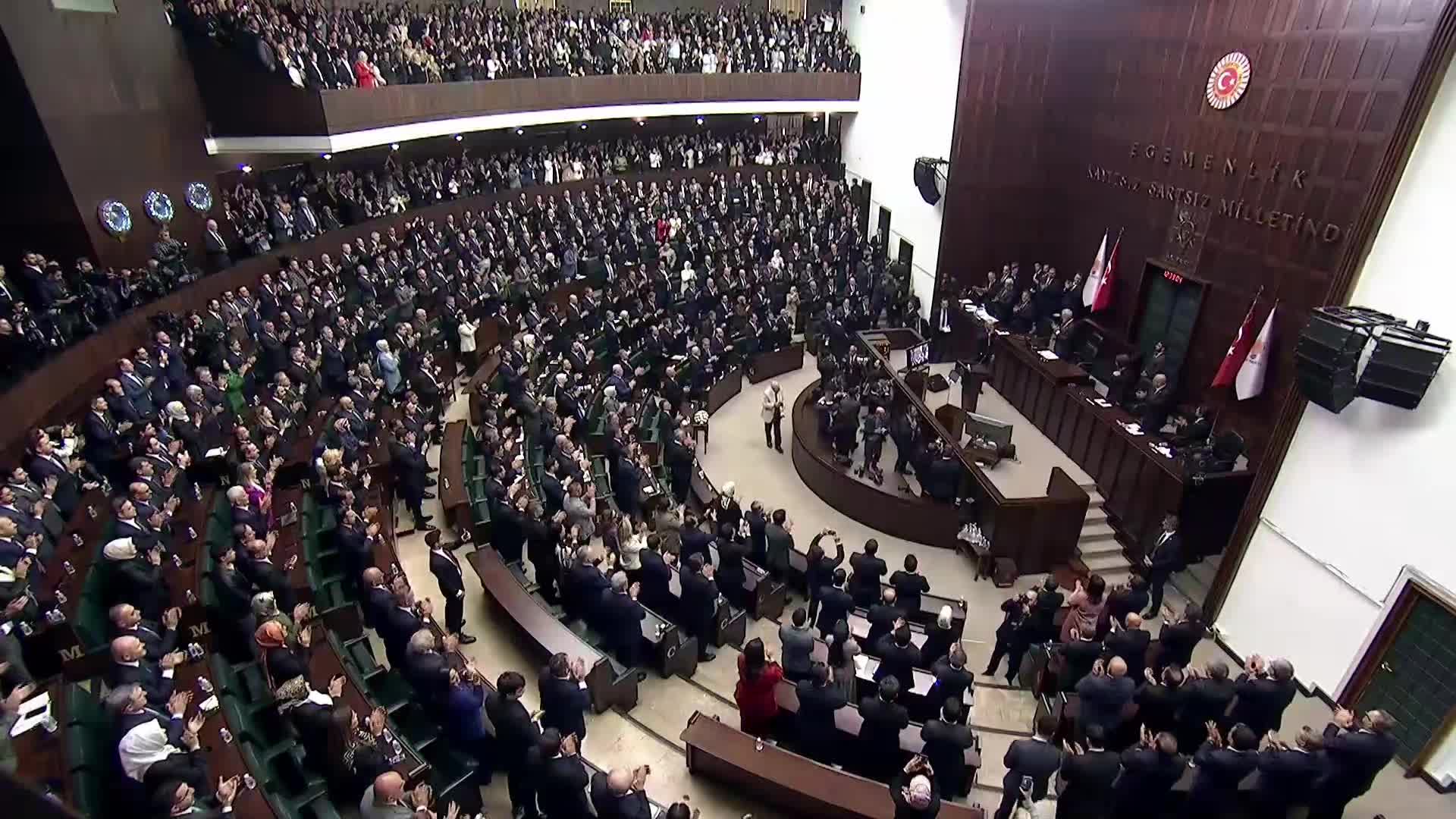 AK Parti Grup toplantısı... Cumhurbaşkanı Erdoğan: "CHP’ye umut bağlamış insanlarımız adına üzülüyoruz"