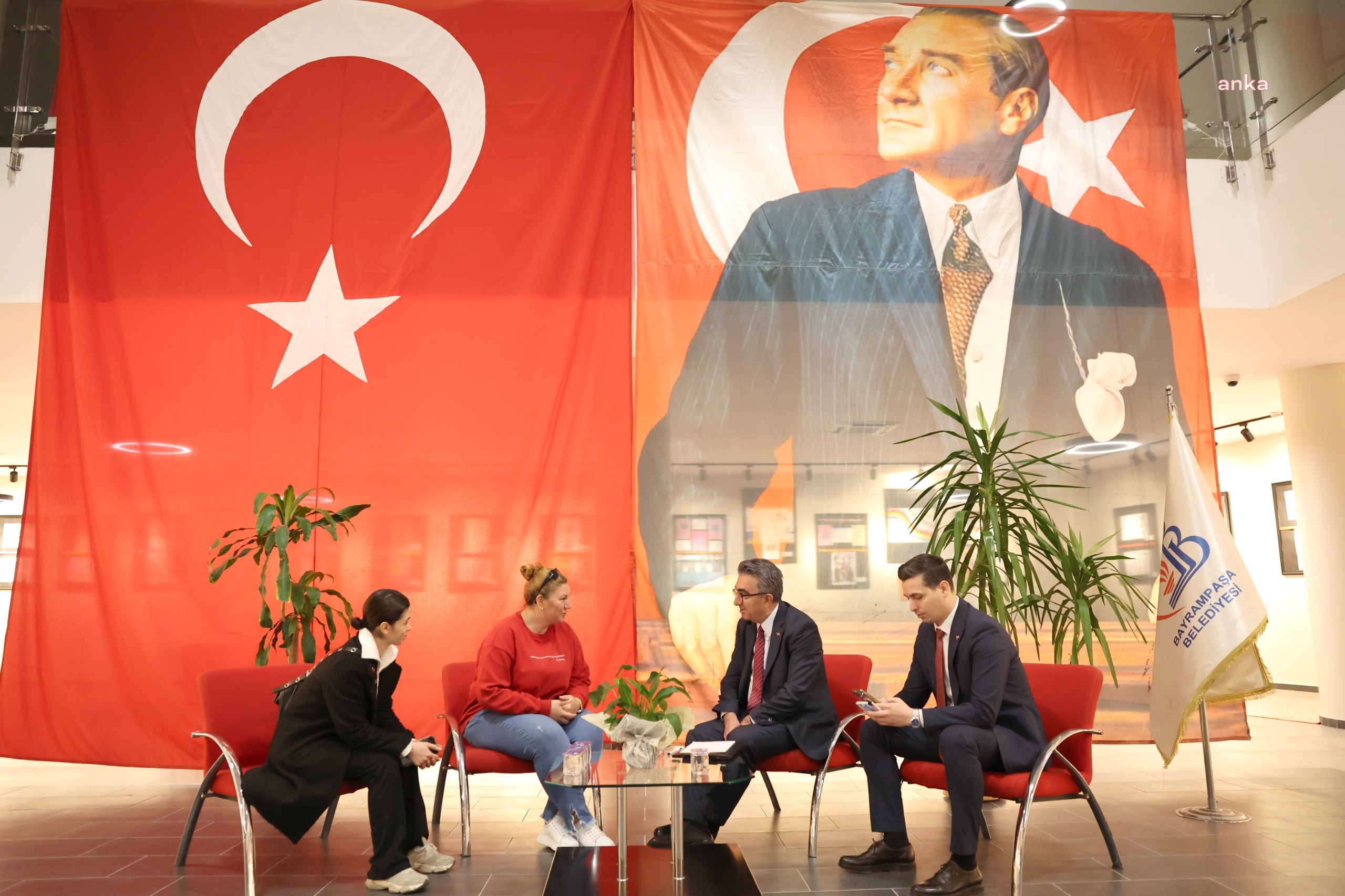 Bayrampaşa Belediye Başkanı Mutlu, vatandaşlar ile bir araya gelmeye devam ediyor