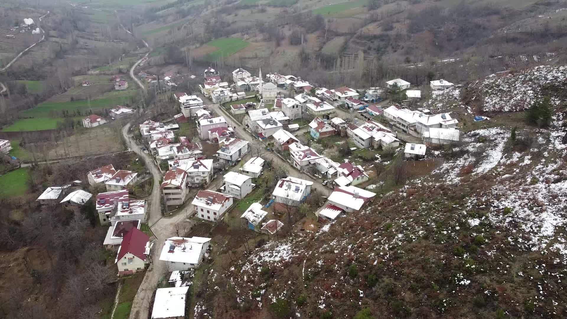 Tatlıpınar köyü sakinleri, olası yangınlara karşı önlemini aldı... Köye 11 adet yangın söndürme vanası yerleştirildi