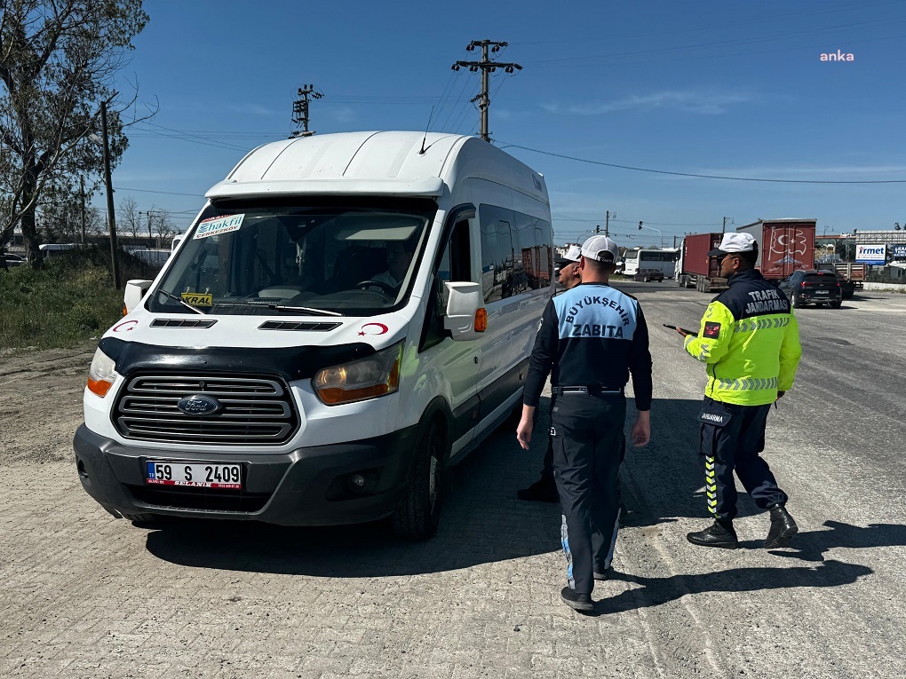 Tekirdağ Zabıtası, personel taşımacılığı yapan servis araçlarını denetledi