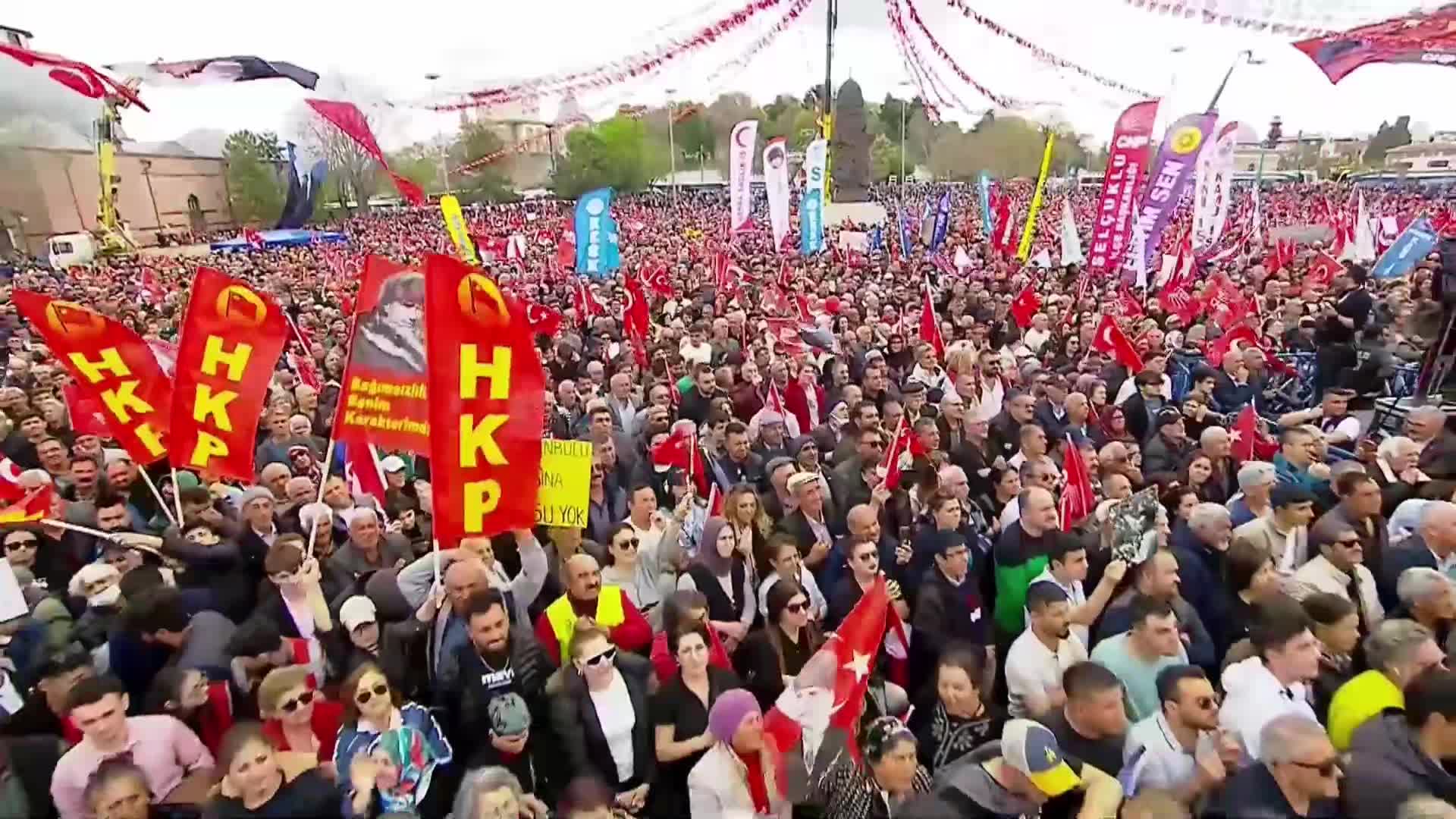 CHP'nin ''Millet İradesine Sahip Çıkıyor'' mitingi... İmamoğlu'nun mesajı: ''Bu ülkenin obruklarını da yoksulluğunu da adaletsizliğini de birlikte aşacağız''