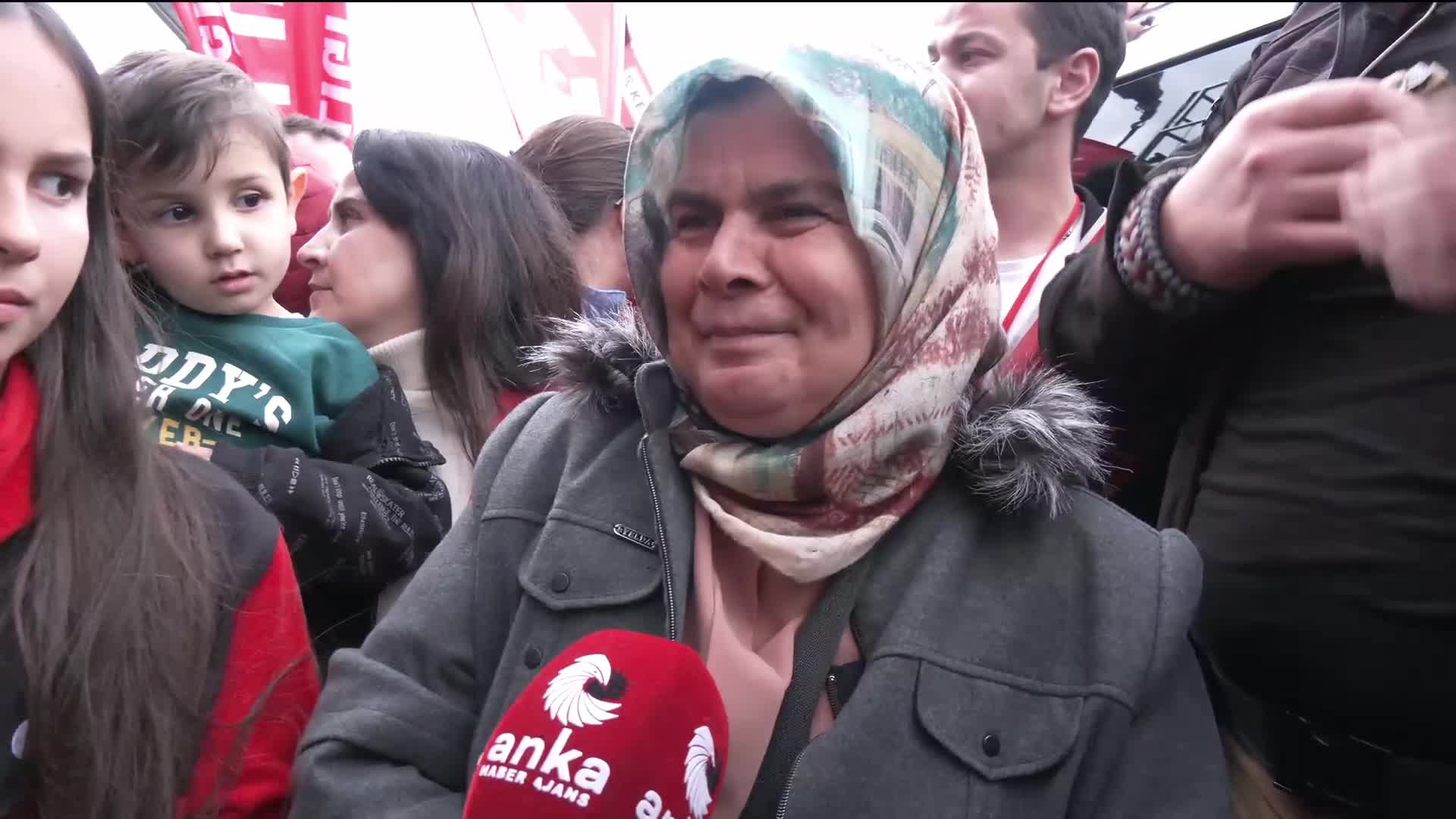CHP'nin "Millet İradesine Sahip Çıkıyor" mitingi... Çiftçi Hatice Sarı:  "Çiftçimiz, üreticimiz telef olmasın. Okuyanımız telef olmasın"