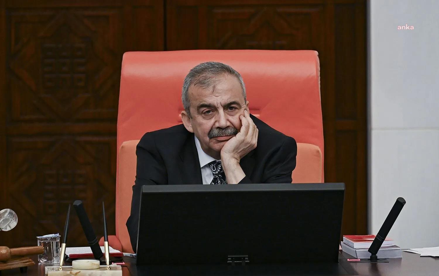 Sırrı Süreyya Önder hayatını kaybetti... Önder,  yarın İstanbul'da son yolculuğuna uğurlanacak
