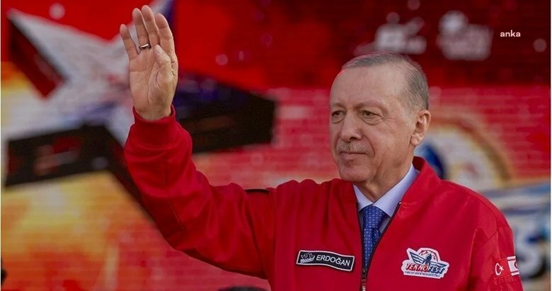 Cumhurbaşkanı Erdoğan, KKTC TEKNOFEST'te: "Dünyada SİHA teknolojisinde en gelişmiş ilk 3 ülke arasında yer alıyoruz"