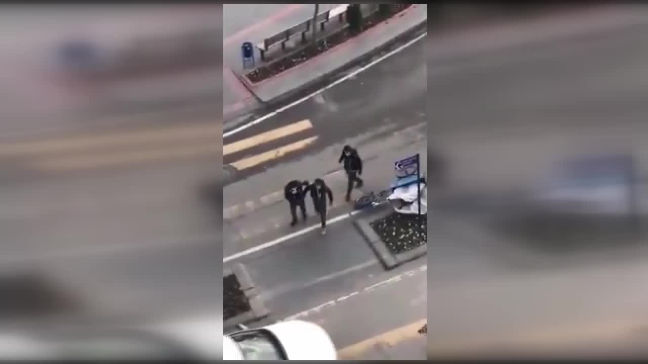 BATMAN’DA ATIK KAĞIT TOPLAYICISI GENÇ POLİS TARAFINDAN DARP EDİLDİ