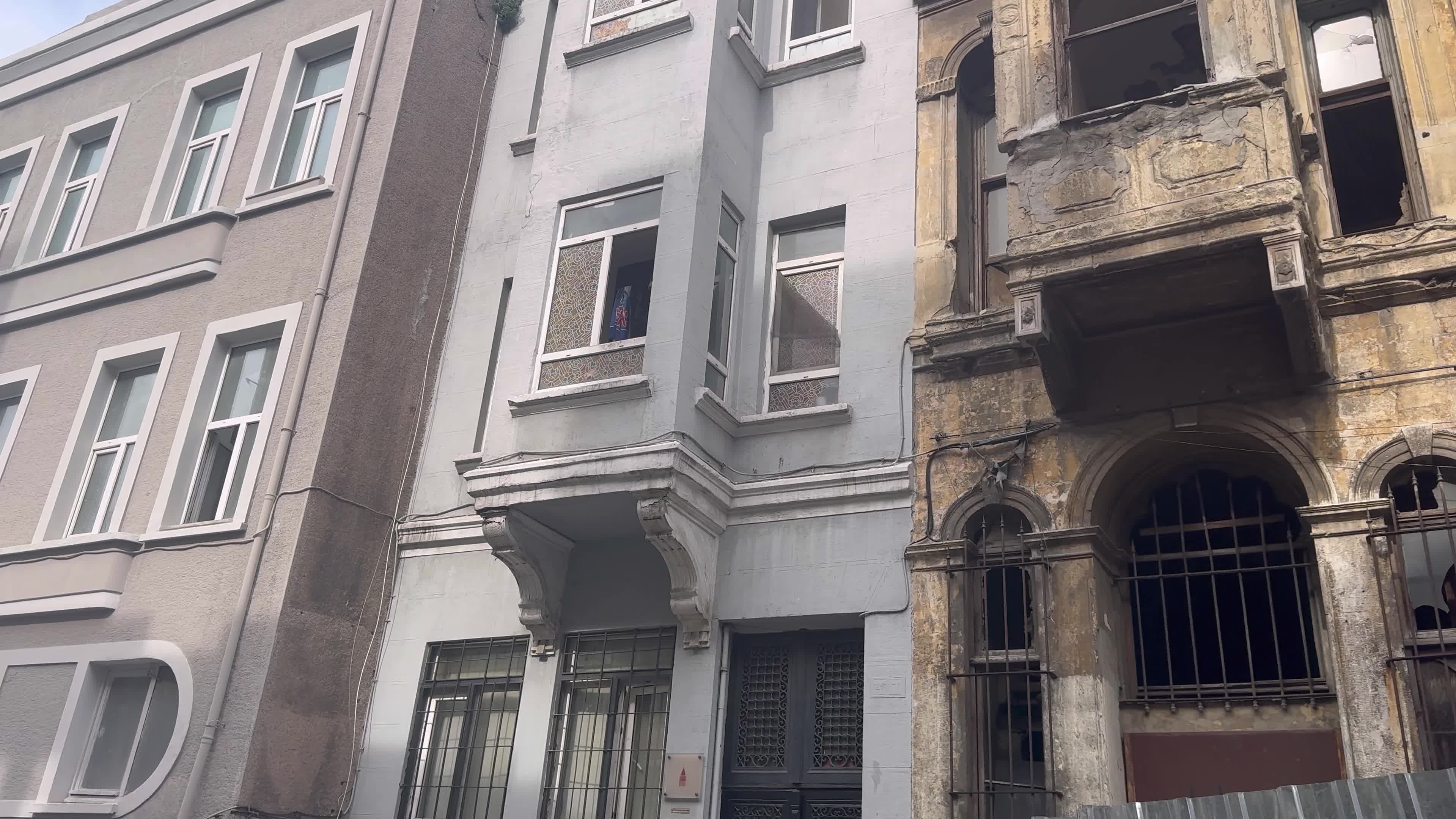 Özgür Özel’e saldıran Selçuk Tengioğlu’nun kaldığı pansiyonlar Beyoğlu Belediye Zabıtası tarafından mühürlendi