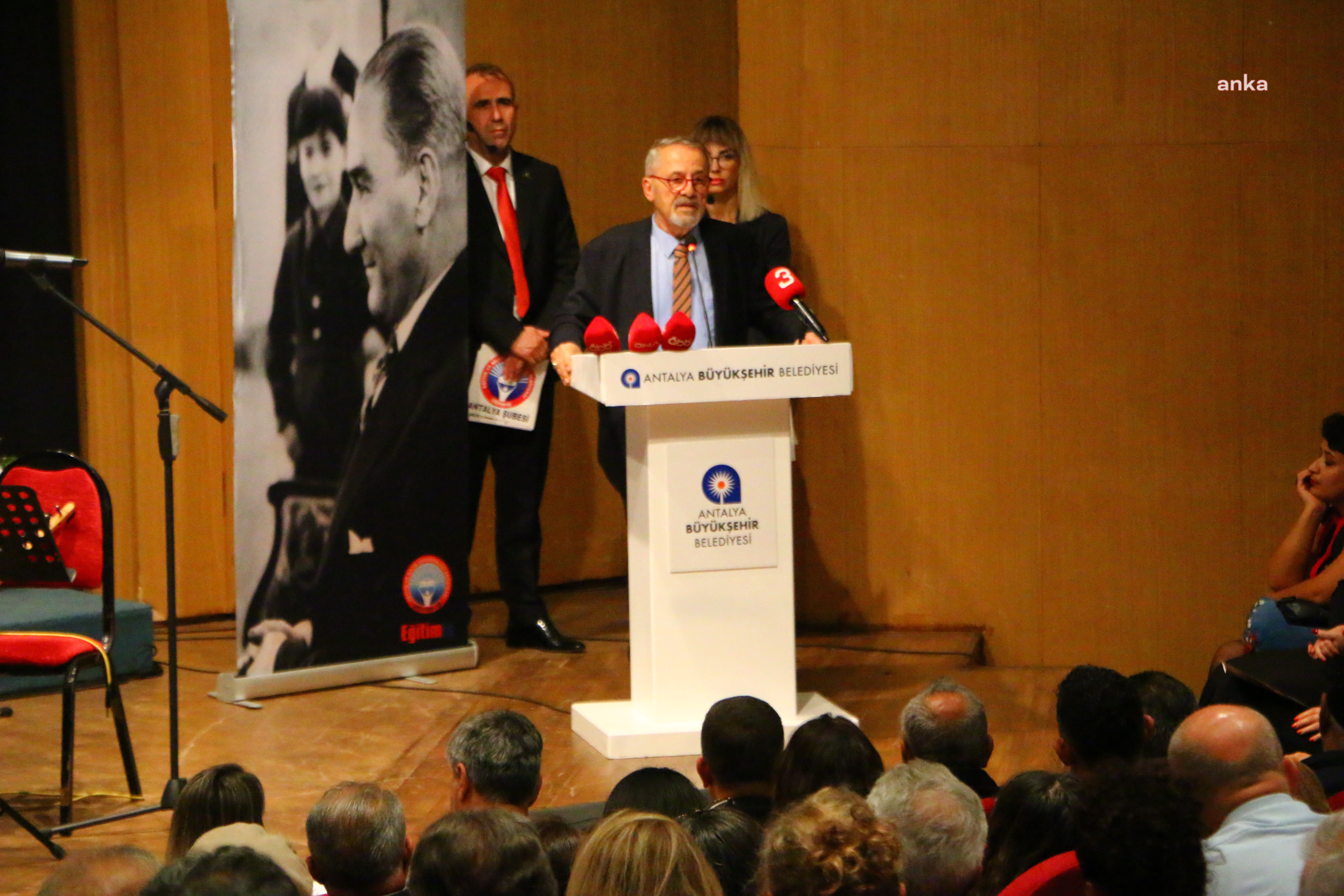Prof. Dr. Naci Görür: "Biz ne zaman deprem dirençli kentlere sahip olacağız? Yönetimlerimiz bile buna hazır hale gelmişken ne duruyoruz?"
