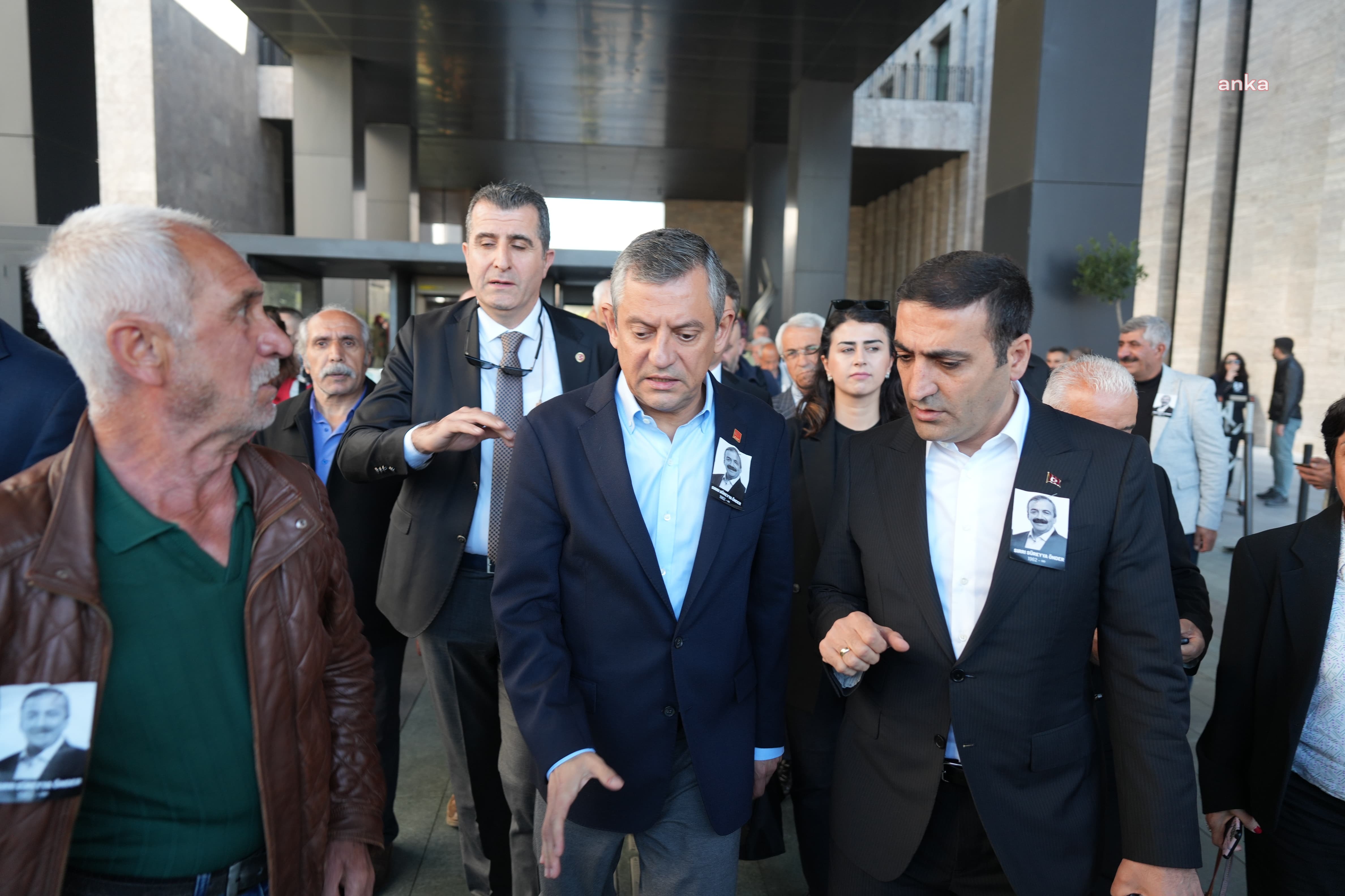 Özgür Özel'e fiziksel saldırı... Özel'in avukatı saldırganın banka hesabındaki 380 bin liranın kaynağının araştırılmasını istedi