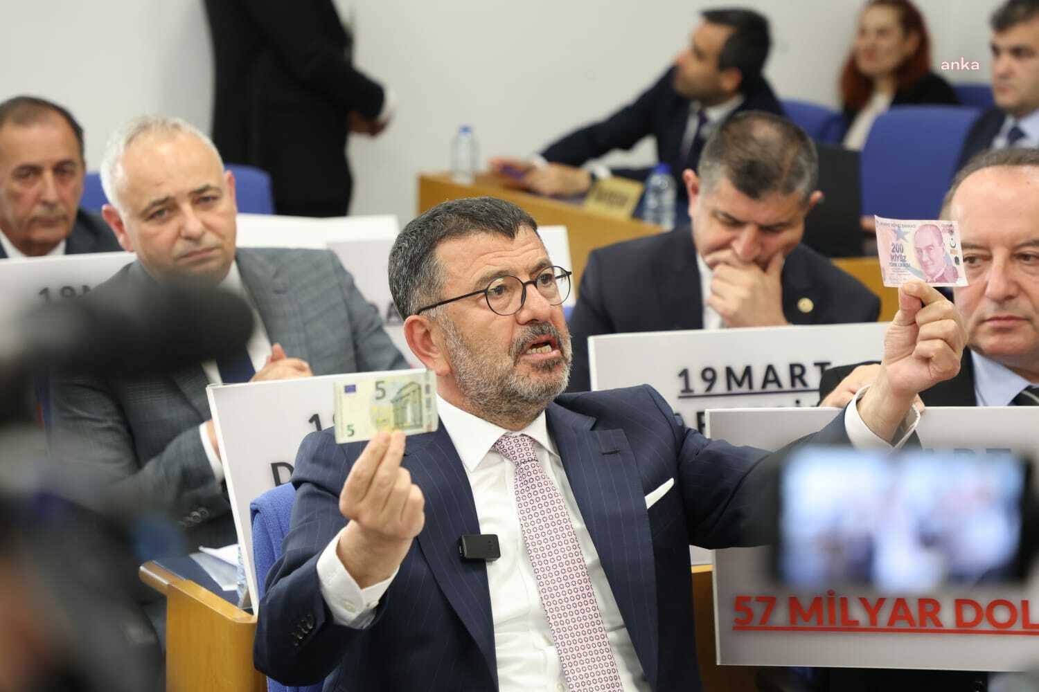 TBMM Plan ve Bütçe Komisyonu'nda gerginlik... Ağbaba'dan TRT Genel Müdürü'ne: "TRT'yi ahlak dışı yönetiyorsunuz. Bugün yaptığımız konuşmayı versin yiyorsa''