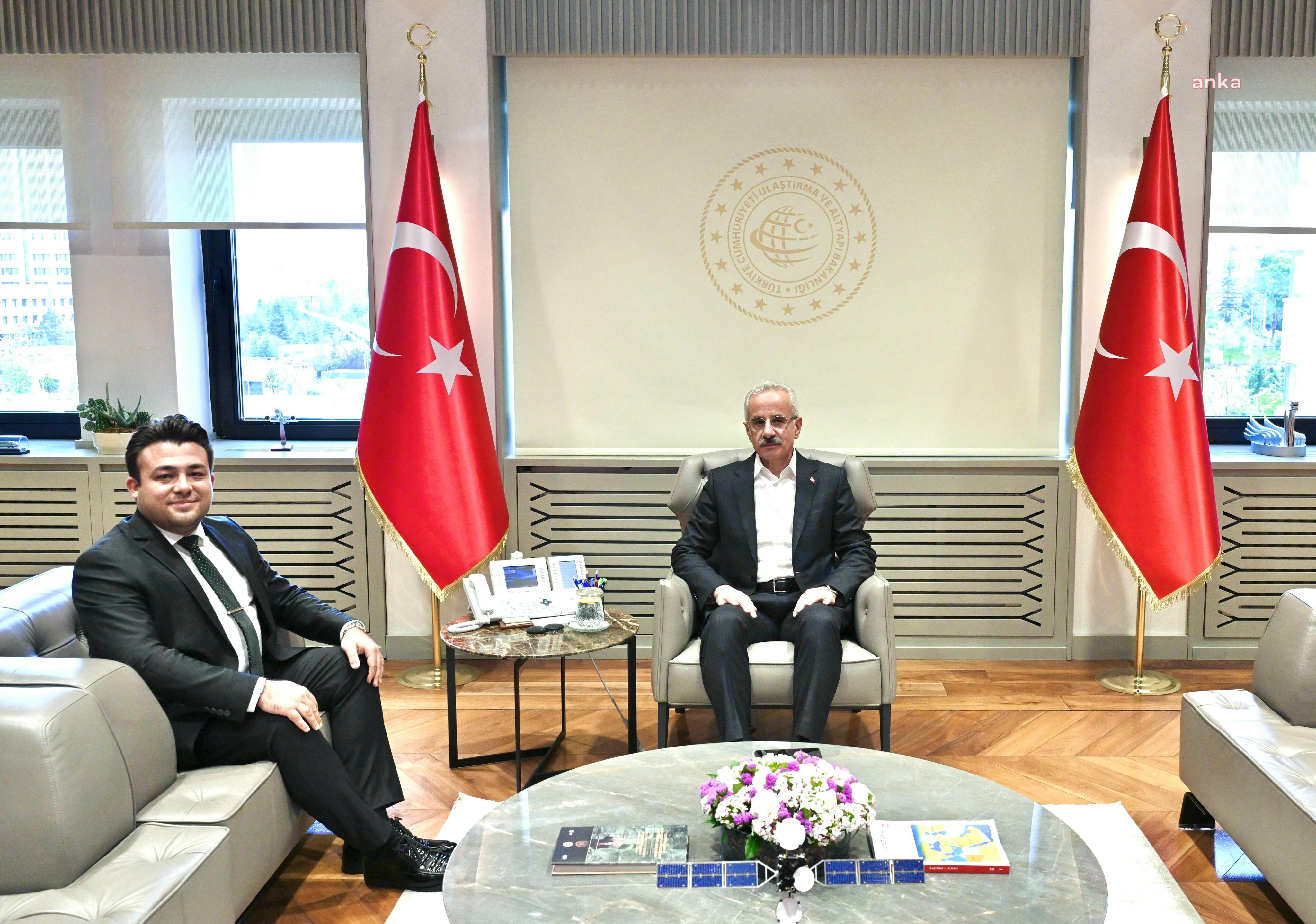 Ulaştırma Bakanı Uraloğlu, TikTok Devletlerle İlişkiler ve Kamu Politikaları Türkiye ve Bölge Başkanı Kafadar'la bir araya geldi