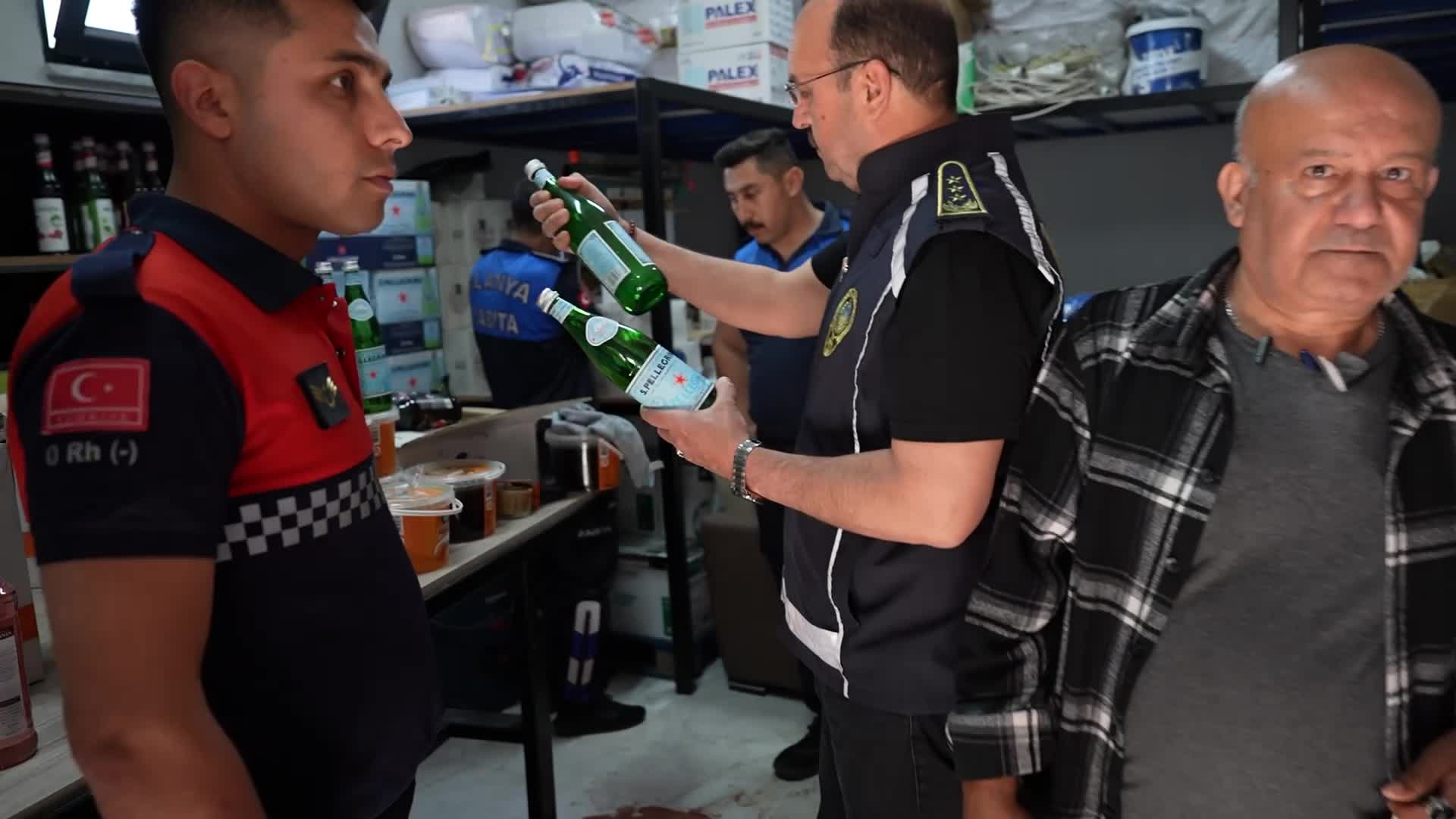 Alanya Belediyesi Zabıta Müdürlüğü, sahte etiketleme yapan firmayı mühürledi