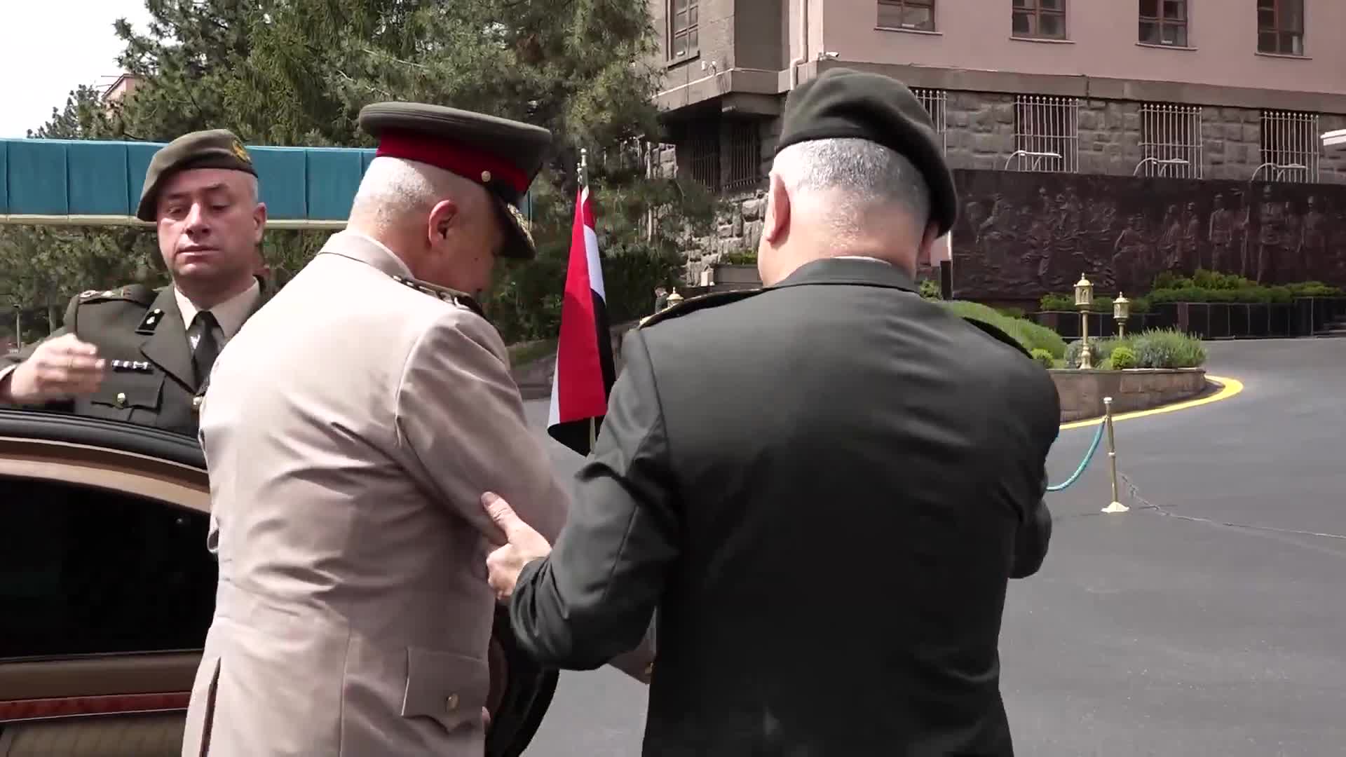 Genelkurmay Başkanı Orgeneral Gürak, Mısır Genelkurmay Başkanı Korgeneral Khalifa ile Ankara'da görüştü
