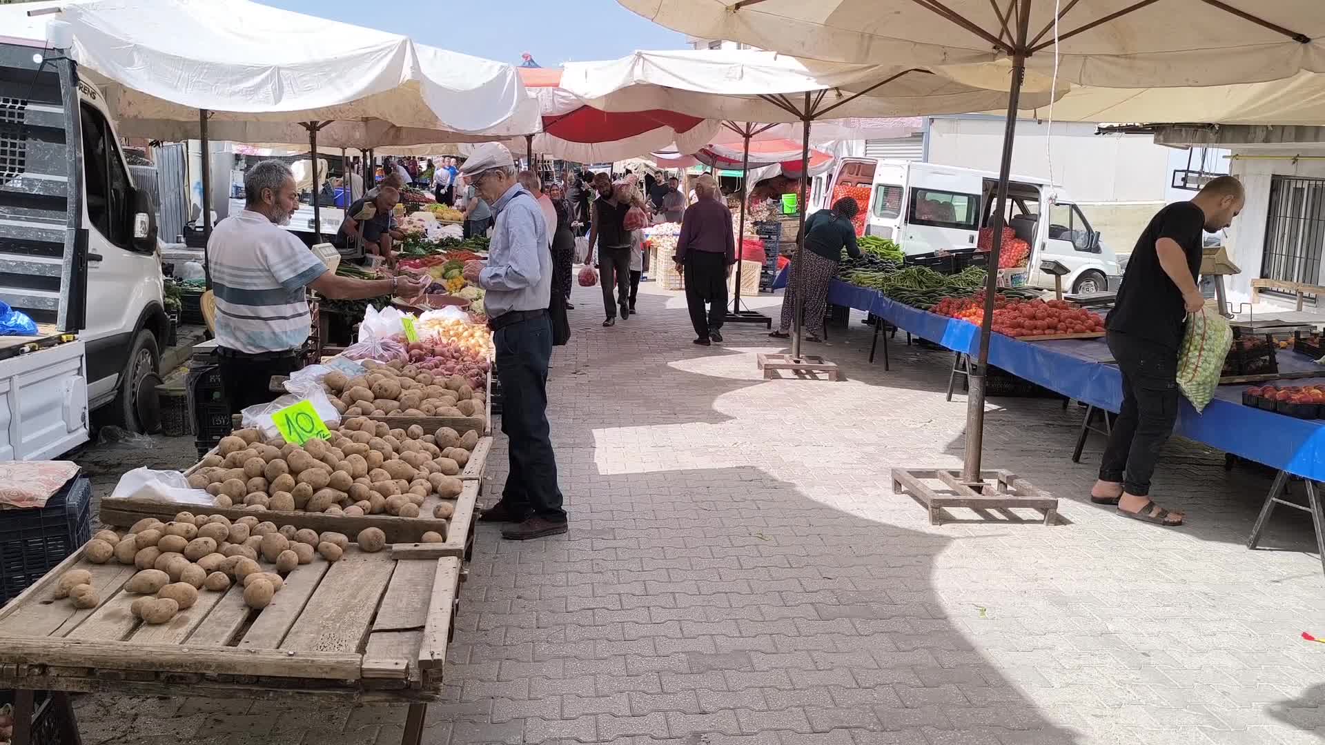 Emekli vatandaş: "Nektarinin tanesi 18 TL. Bir tane nektarin alamam, yiyemem"
