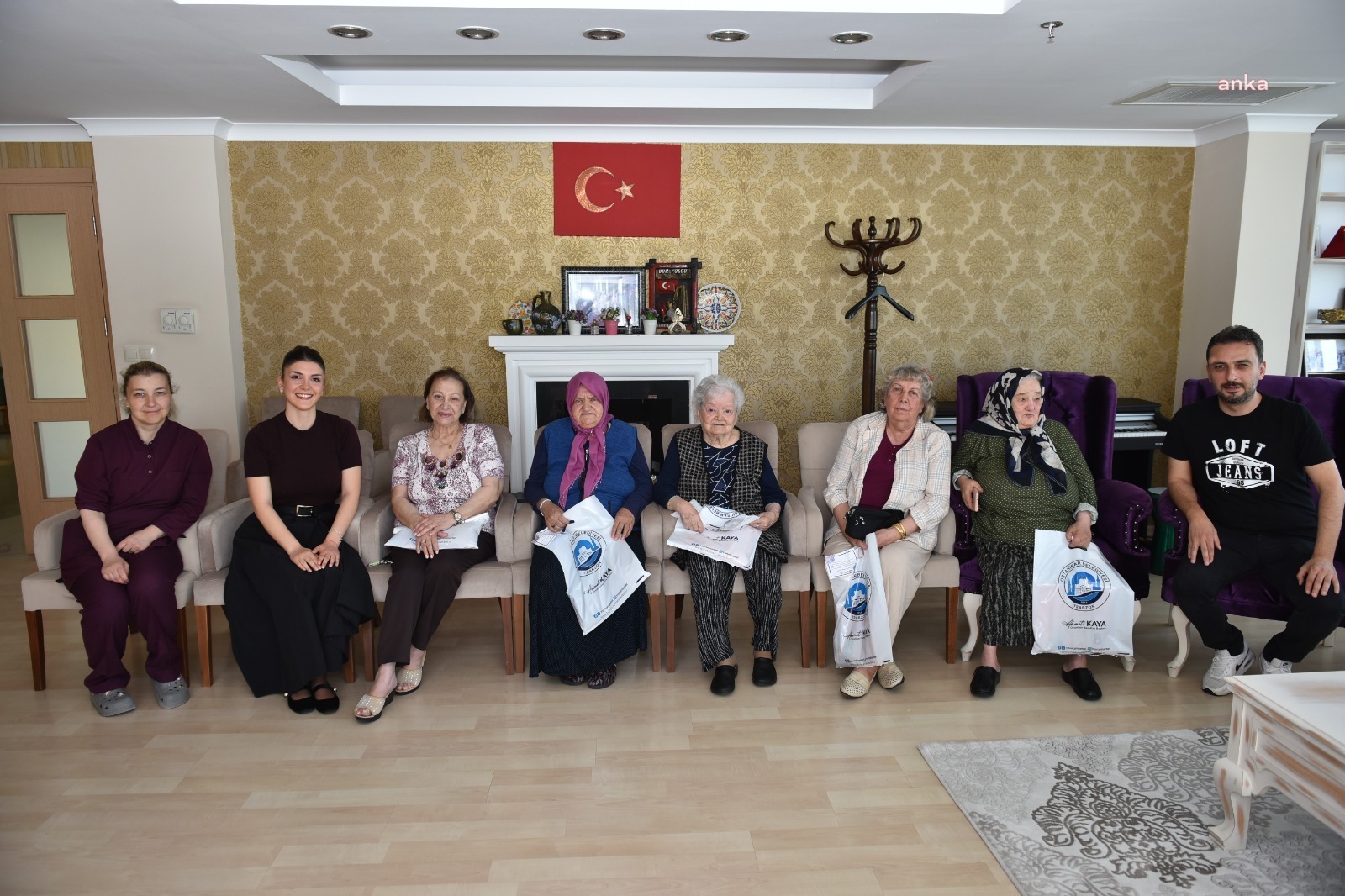 Ortahisar Belediyesi, Anneler Günü’nde huzurevi sakinlerini unutmadı
