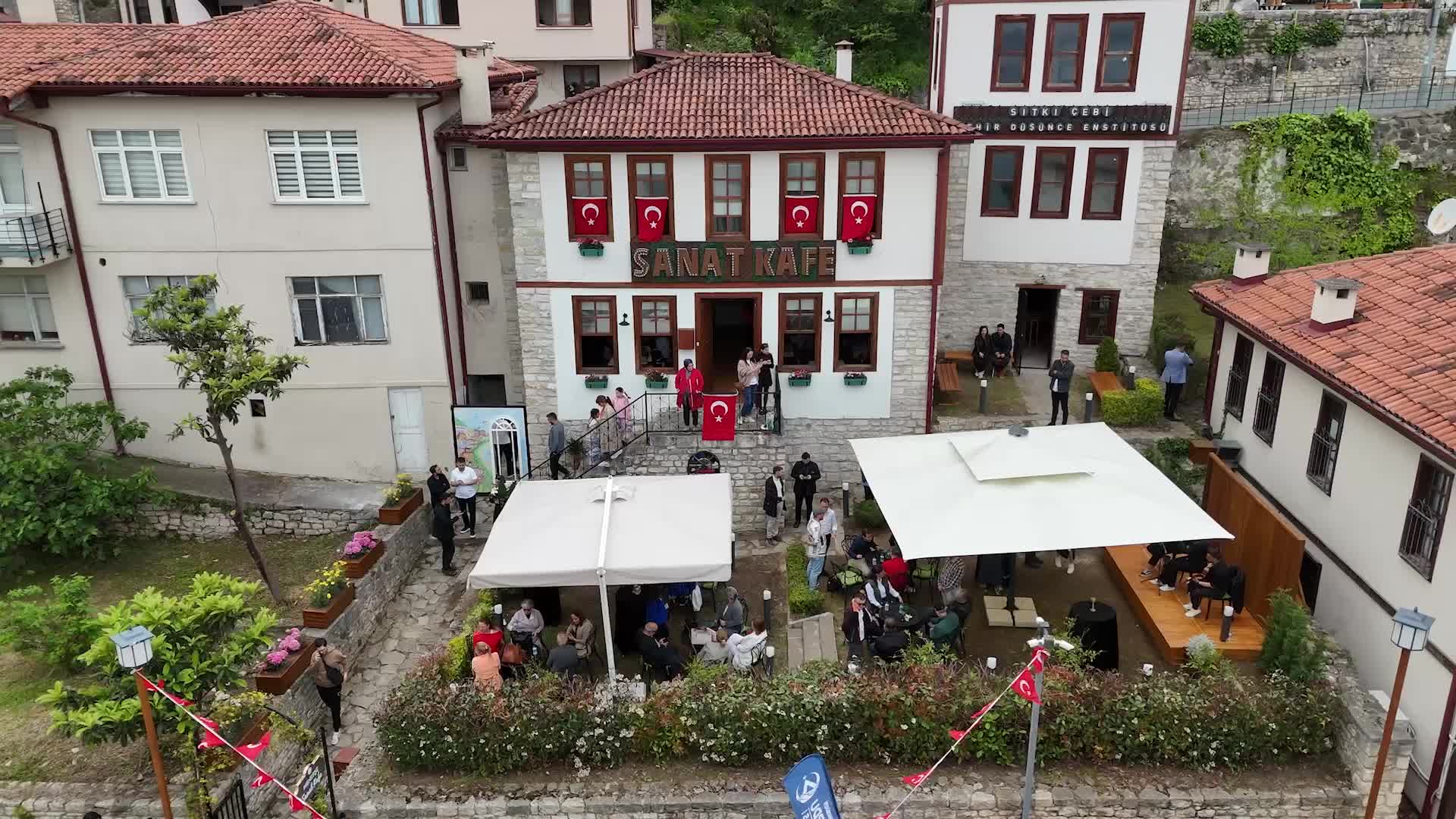 Altınordu'da glütensiz menülü Sanat Kafe hizmete açıldı