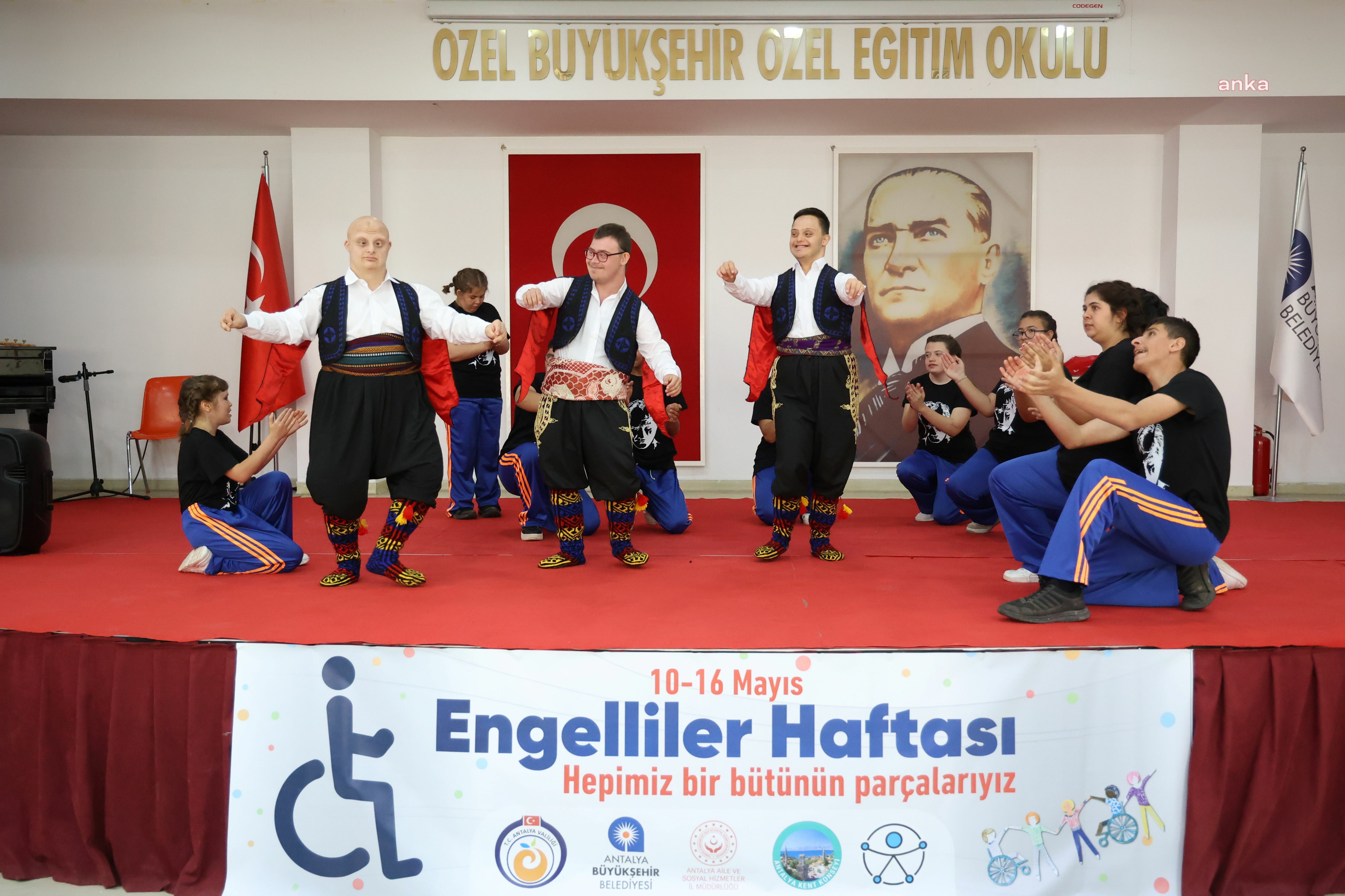 Antalya Büyükşehir Belediyesi Özel Eğitim Okulu öğrencilerinden özel gösteri