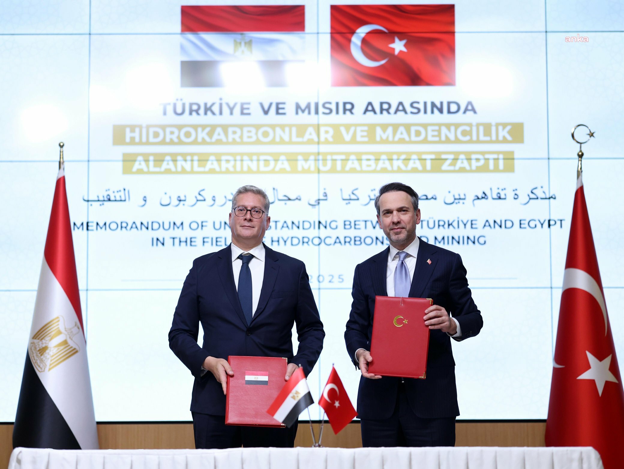 Alparslan Bayraktar: Türkiye-Mısır diplomatik ilişkilerinin 100. yılında enerji alanındaki iş birliğimizi güçlendirecek iki önemli anlaşmaya imza attık