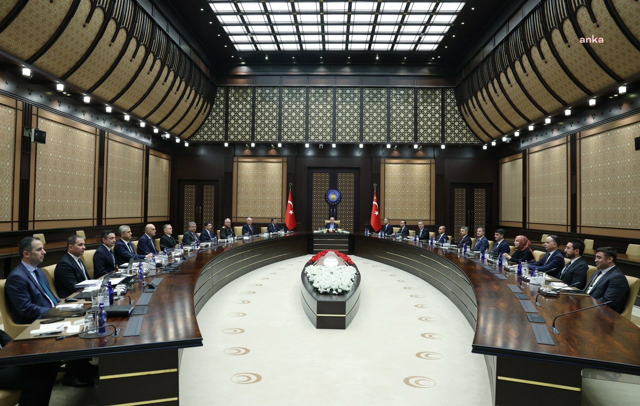 Savunma Sanayii İcra Komitesi: Yerli ve millî teknolojiler kullanılarak savunma sanayimizdeki örnek teşkil eden gelişimin azim ve kararlılıkla sürdürülecek