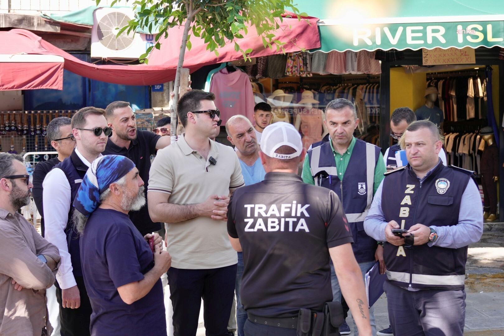 Bodrum Belediye Başkanı Mandalinci, Gümbet Mahallesi'nde vatandaşlar ile bir araya geldi