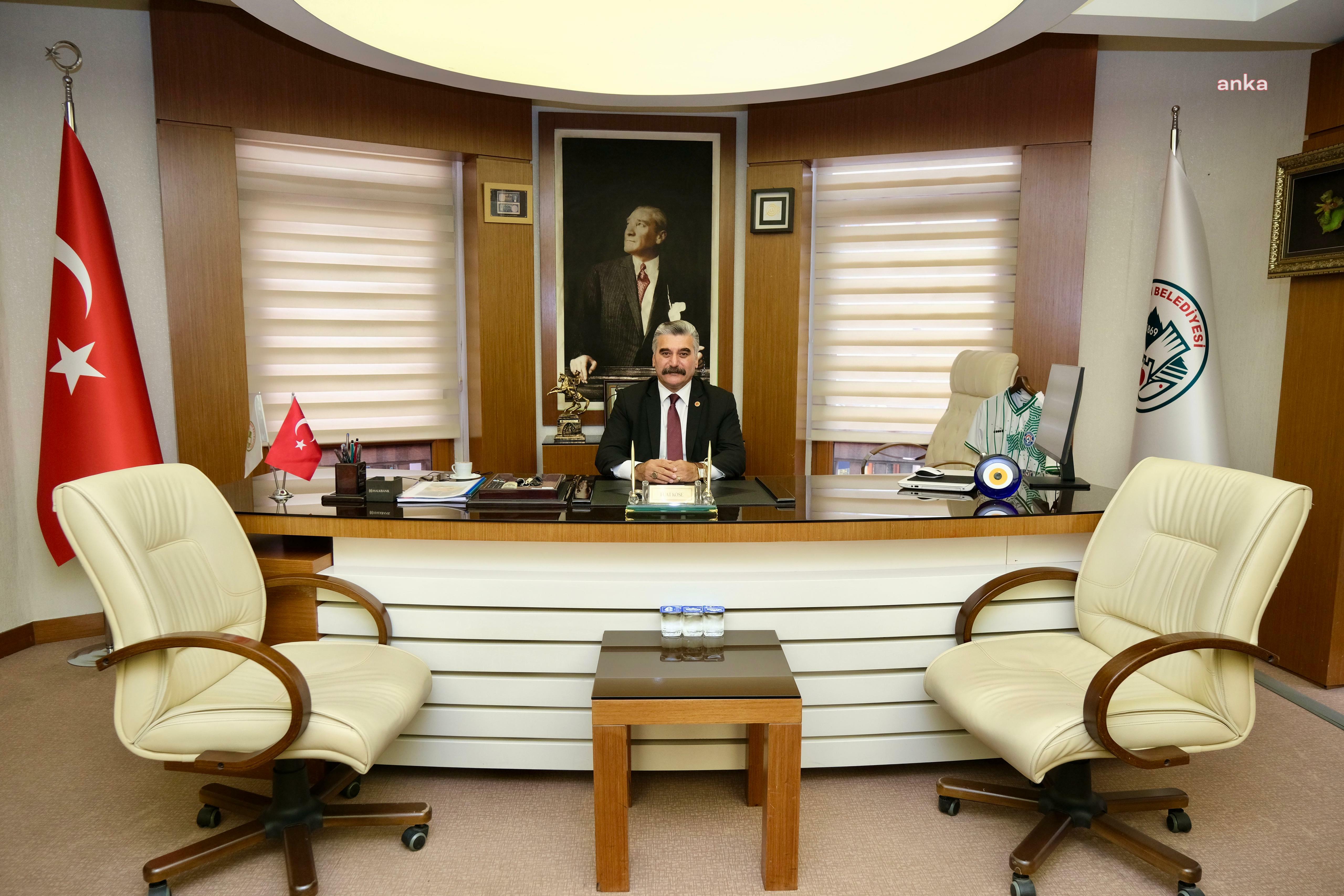 Giresun Belediye Başkanı Köse, koltuğunu engelli meclis üyesine devretti