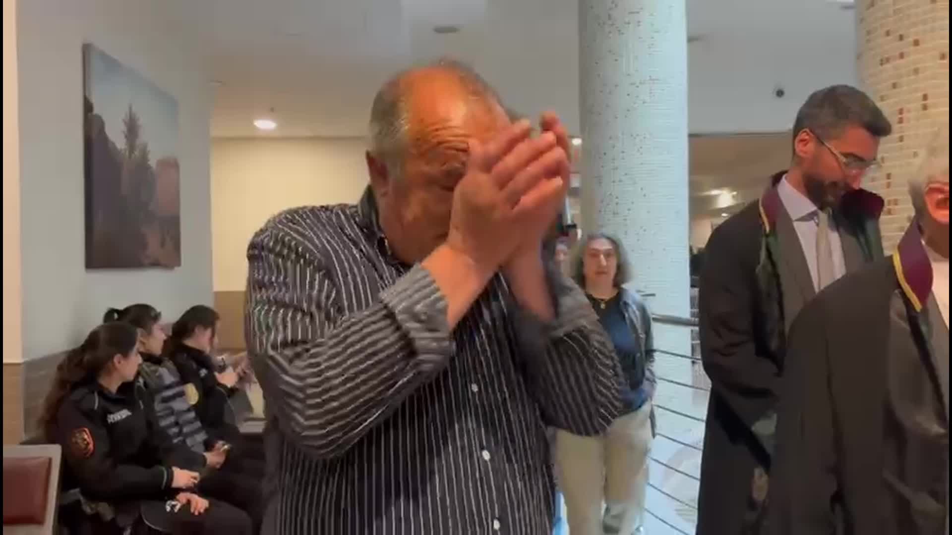 Esila Ayık ve iki öğrenci ilk duruşmada tahliye edildi