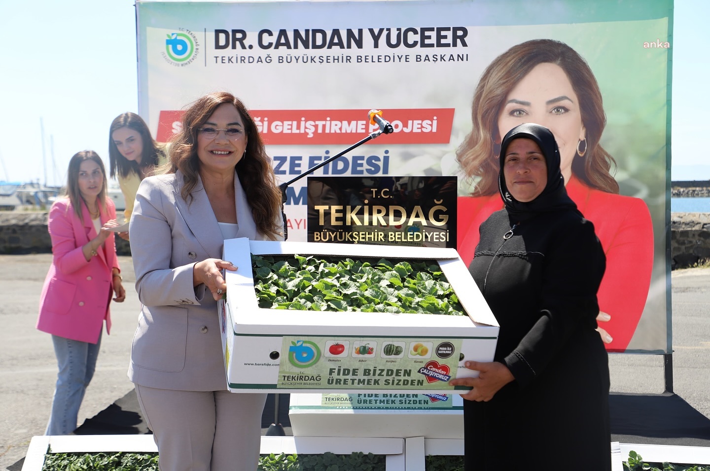 Tekirdağ Büyükşehir Belediyesi'nden üreticilere fide desteği