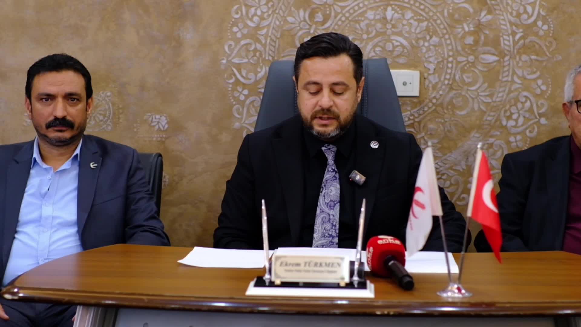 Yeniden Refah Partisi Osmaniye İl Başkanı Türkmen: "Milletin sofrasına bir lokma ekmek koymak mı enflasyon sebebi oluyor?"