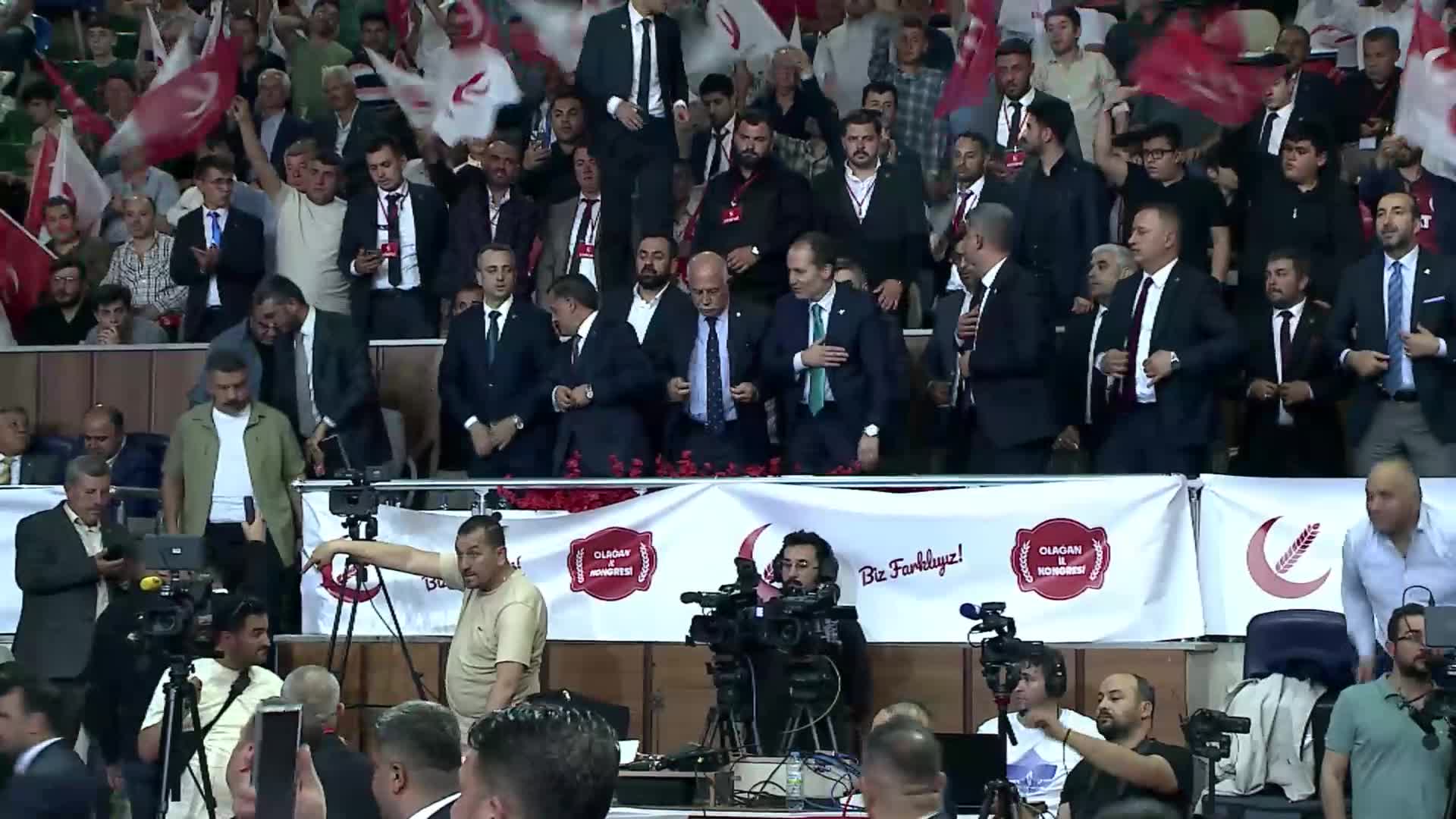 Fatih Erbakan,  Erdoğan’a seslendi: “Ekonomideki 'enflasyon terörü'ne de açılım yapın”