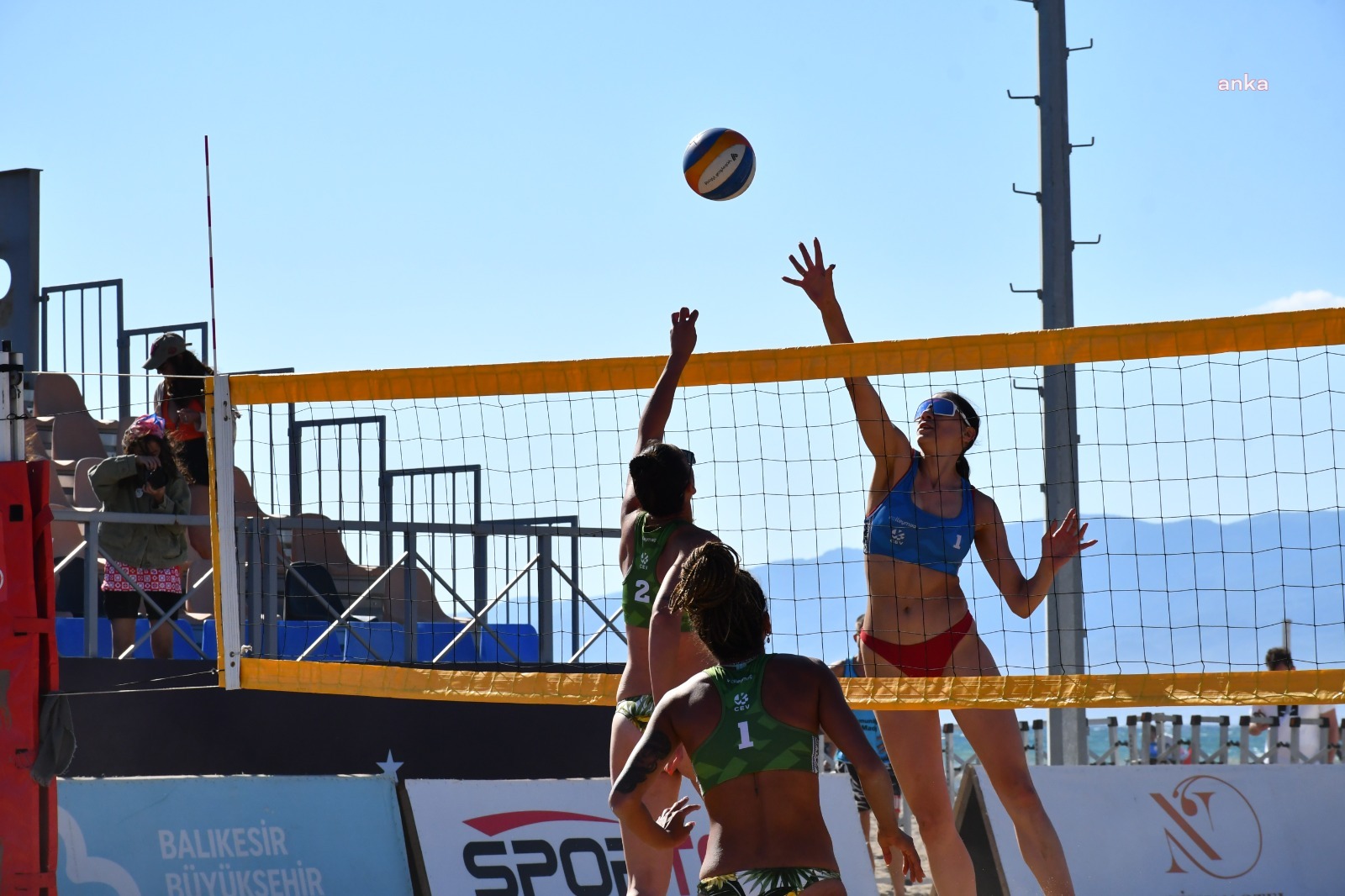 Plaj voleybolunun kalbi, Ören’de attı